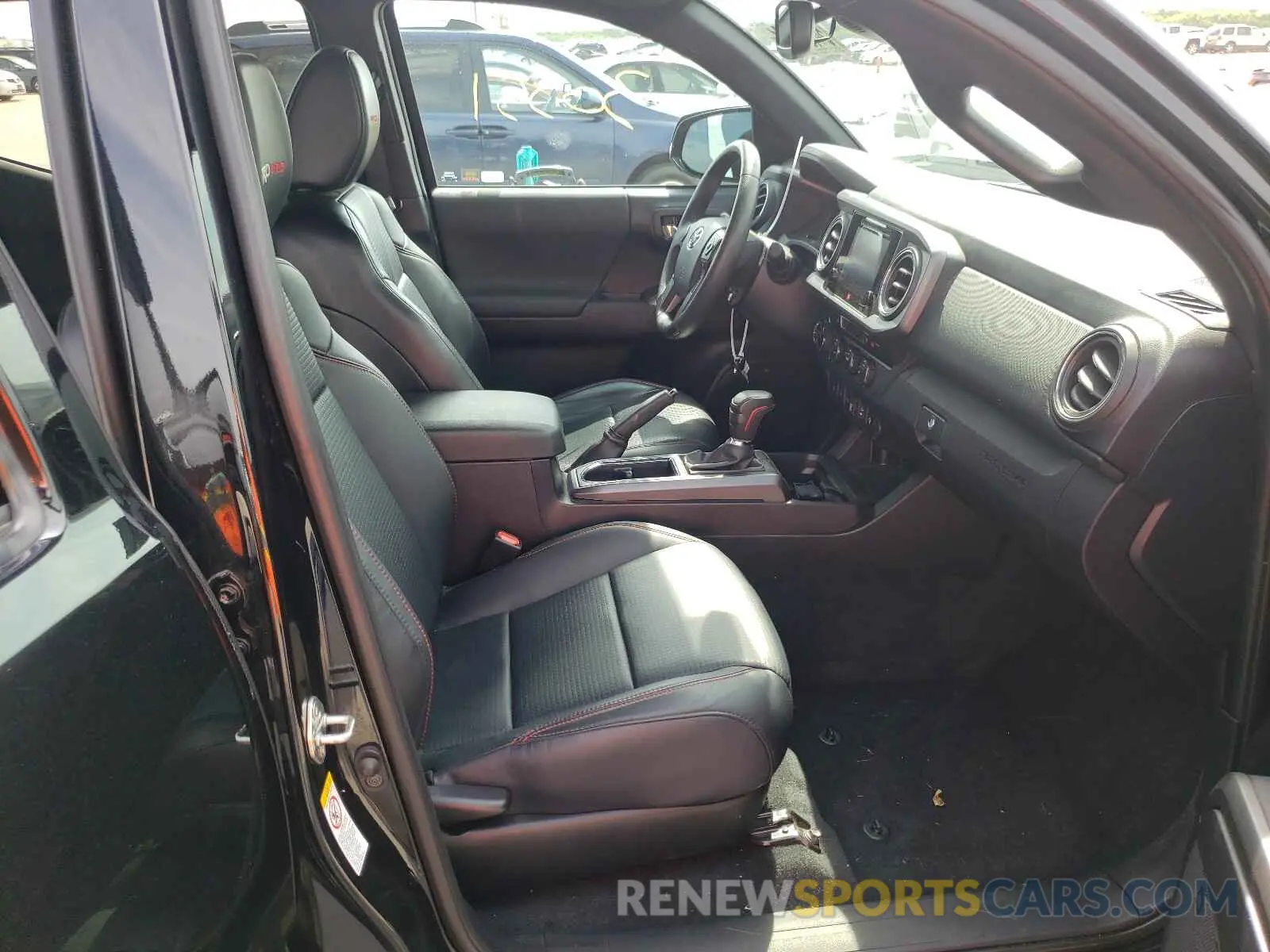 5 Photograph of a damaged car 5TFCZ5AN8KX207868 TOYOTA TACOMA 2019