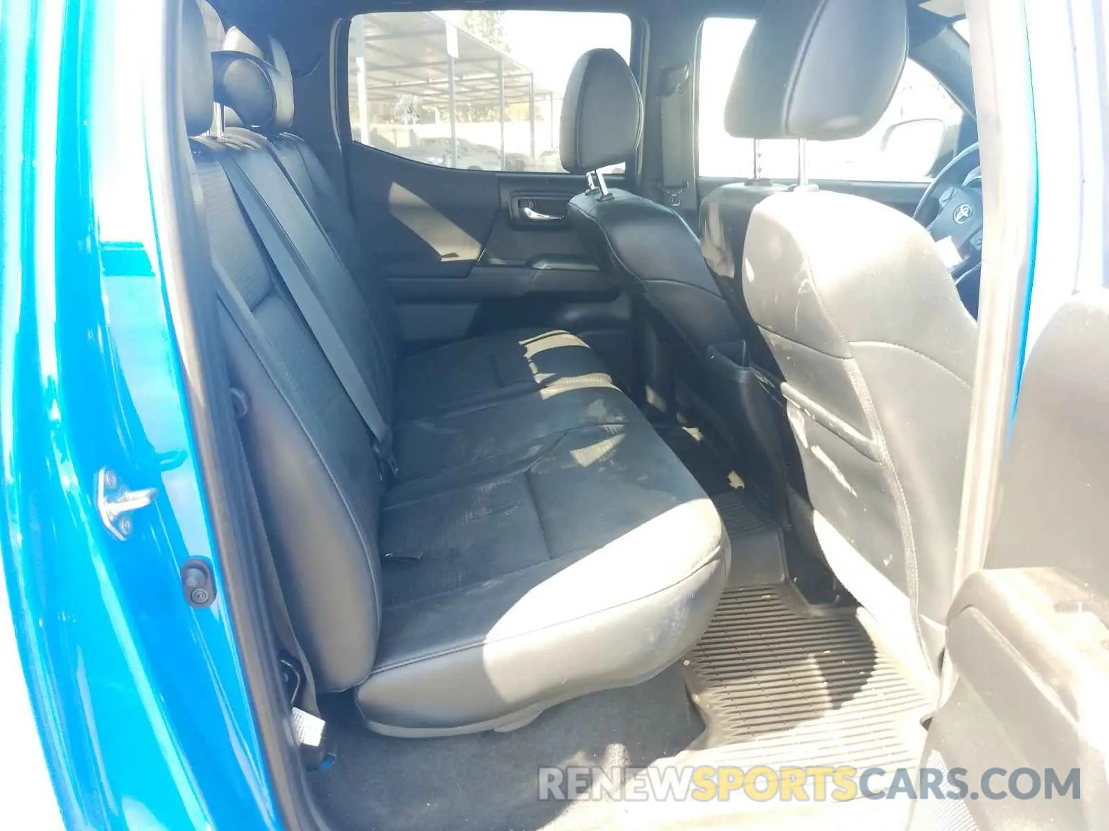 6 Photograph of a damaged car 5TFCZ5AN9KX188134 TOYOTA TACOMA 2019
