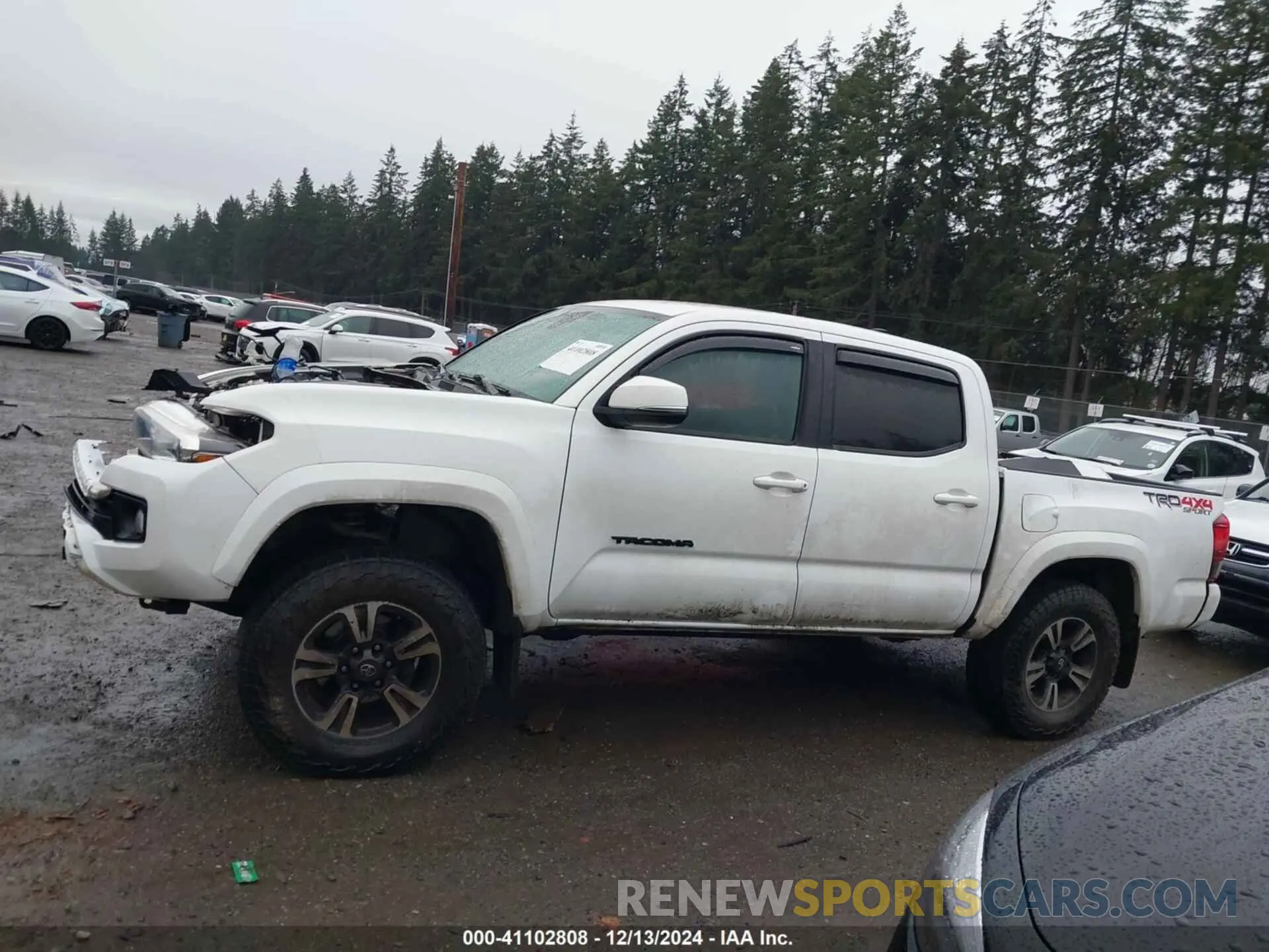 15 Photograph of a damaged car 5TFCZ5ANXKX176333 TOYOTA TACOMA 2019