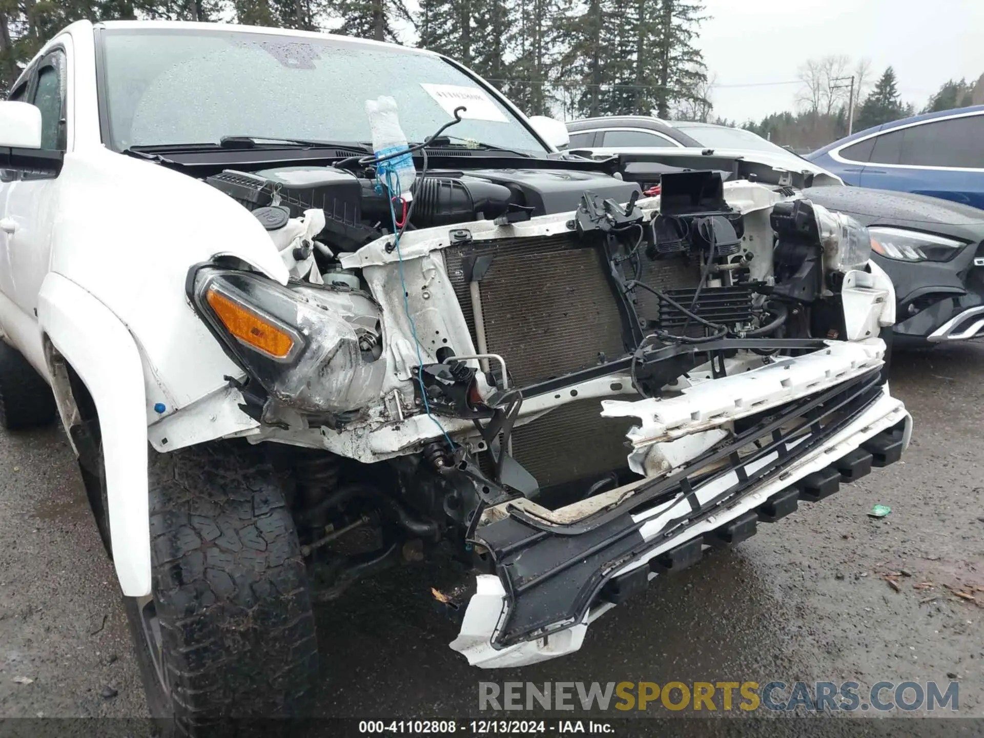 6 Photograph of a damaged car 5TFCZ5ANXKX176333 TOYOTA TACOMA 2019