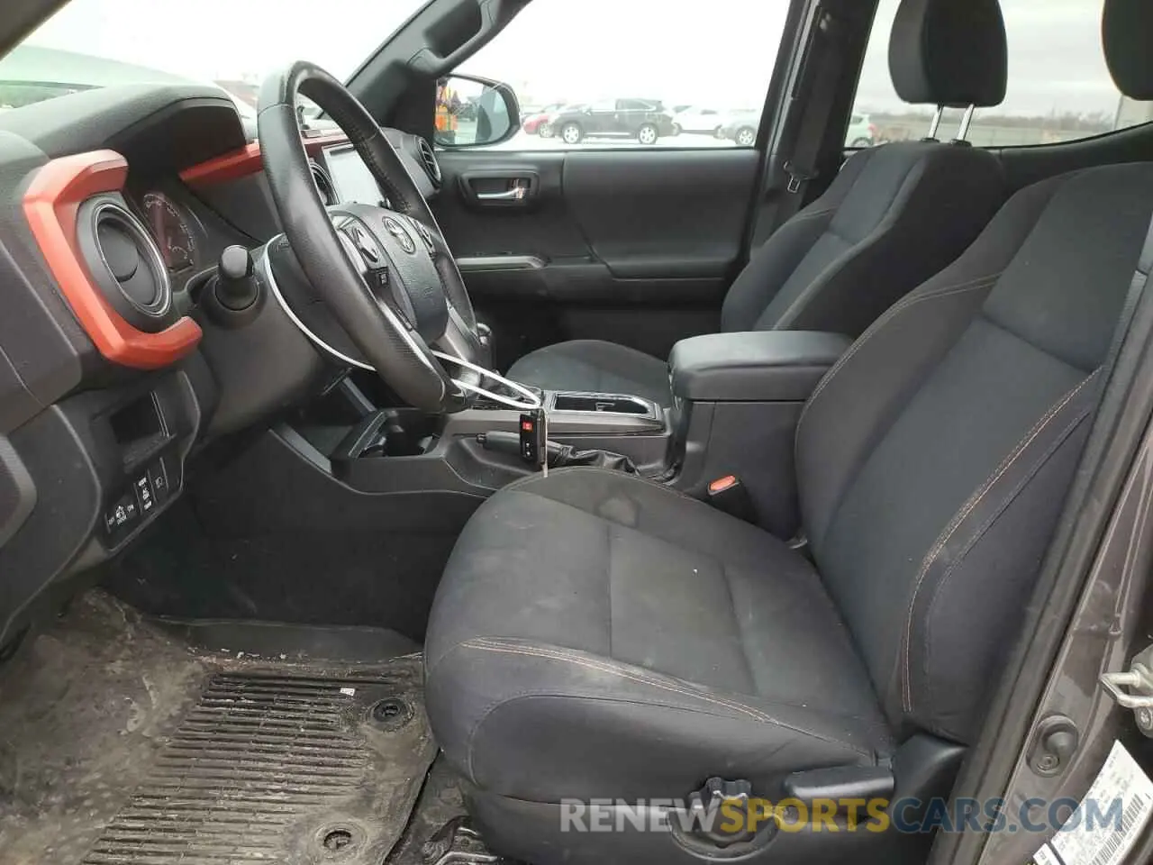 7 Фотография поврежденного автомобиля 5TFCZ5ANXKX181810 TOYOTA TACOMA 2019