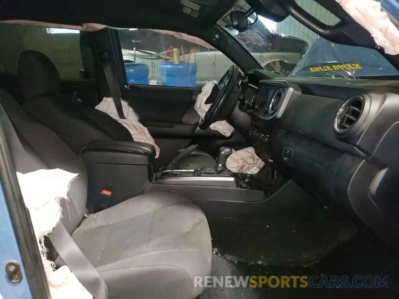 5 Photograph of a damaged car 5TFDZ5BN2KX043827 TOYOTA TACOMA 2019