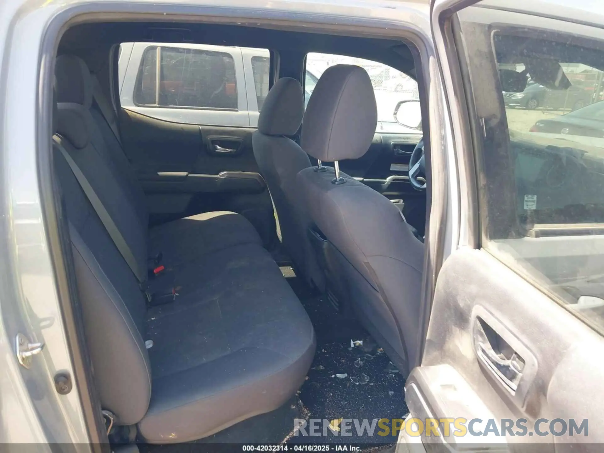 8 Photograph of a damaged car 5TFDZ5BN4KX043893 TOYOTA TACOMA 2019