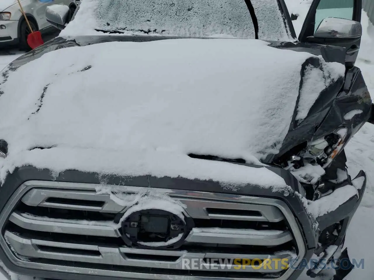 11 Photograph of a damaged car 5TFGZ5ANXKX186331 TOYOTA TACOMA 2019