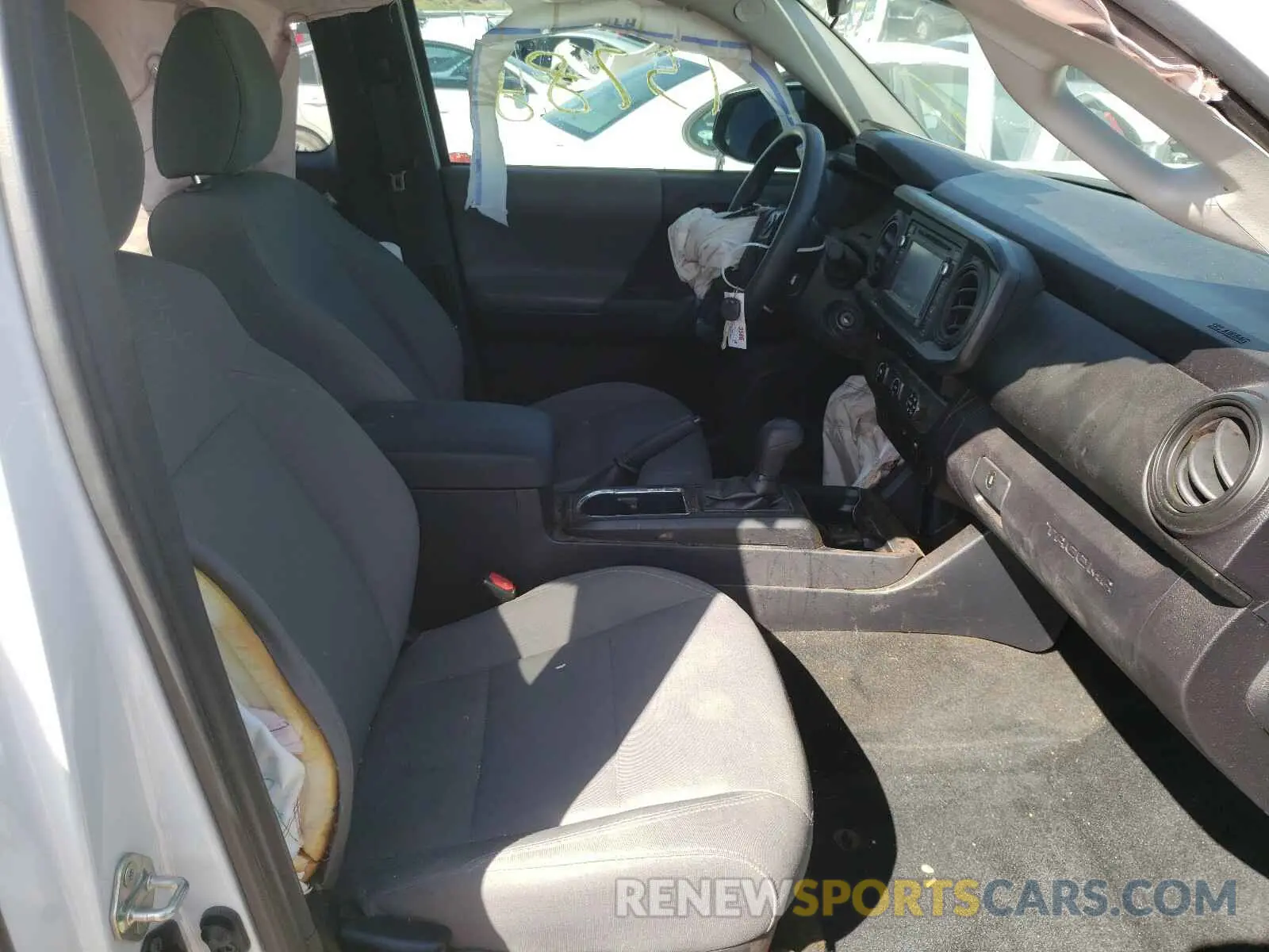 5 Photograph of a damaged car 5TFRX5GN0KX163145 TOYOTA TACOMA 2019