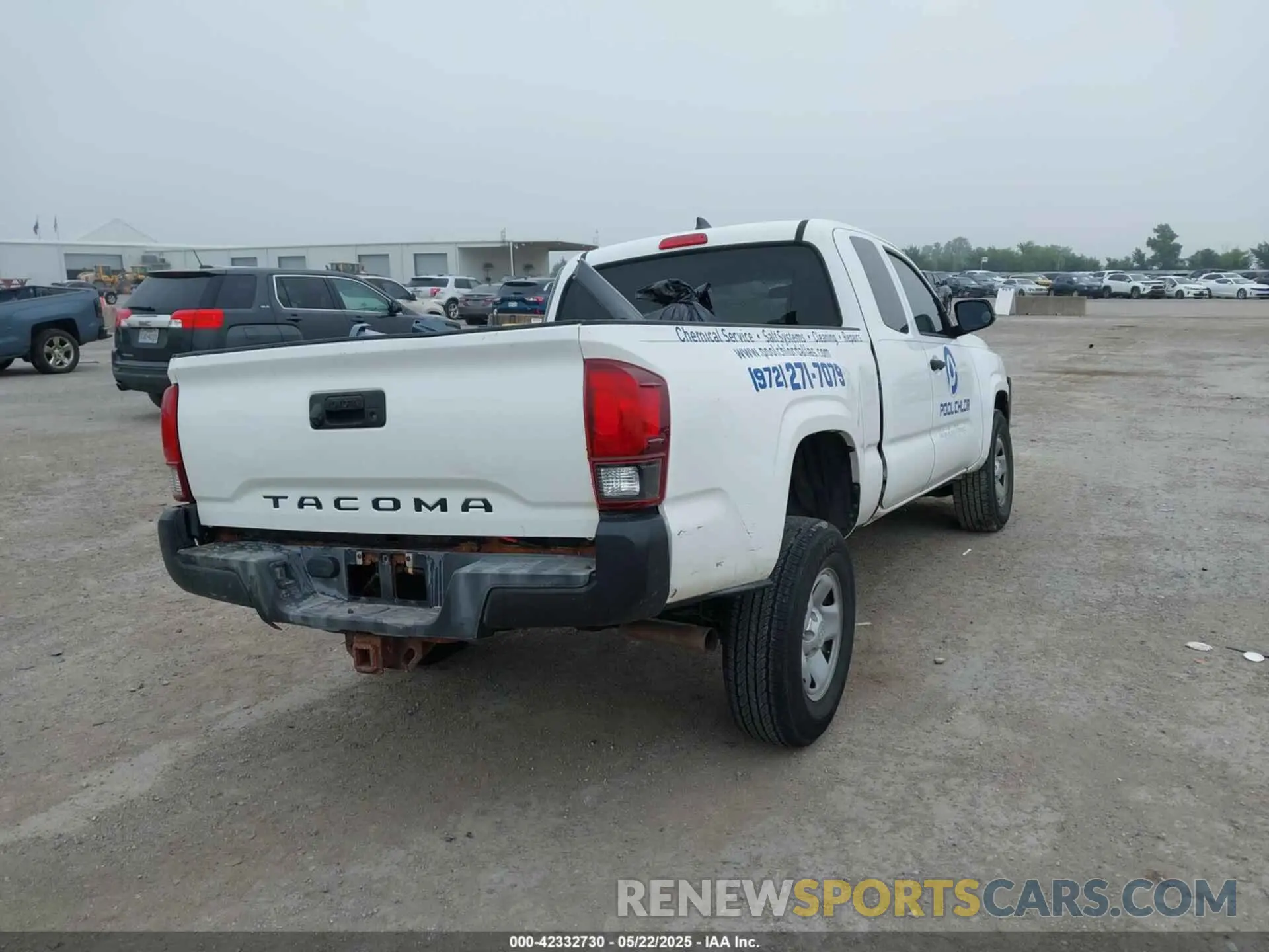 4 Photograph of a damaged car 5TFRX5GN2KX137484 TOYOTA TACOMA 2019