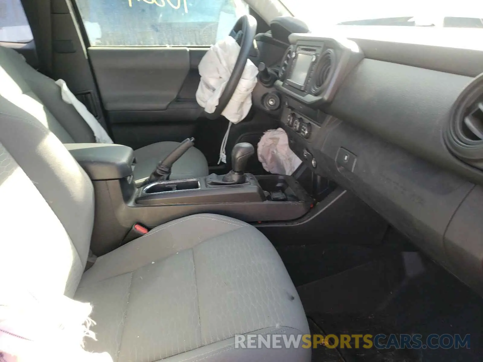 5 Photograph of a damaged car 5TFRX5GN3KX143178 TOYOTA TACOMA 2019