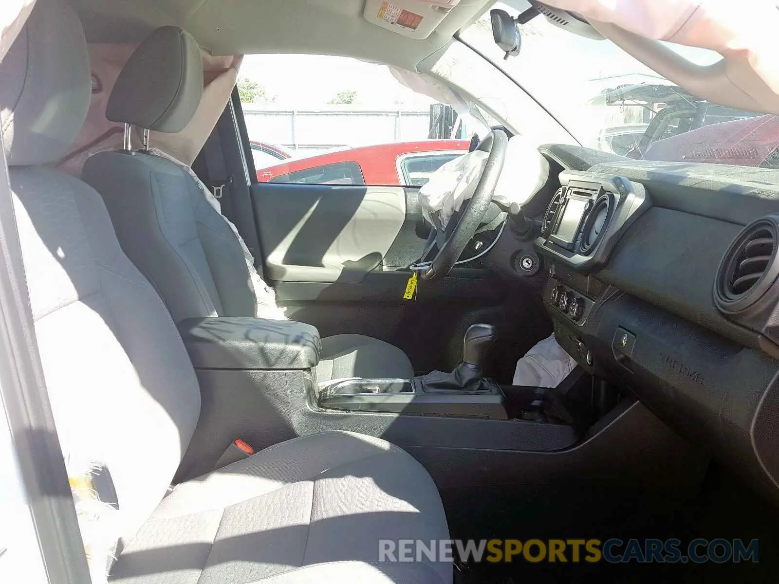 5 Photograph of a damaged car 5TFRX5GN4KX160832 TOYOTA TACOMA 2019