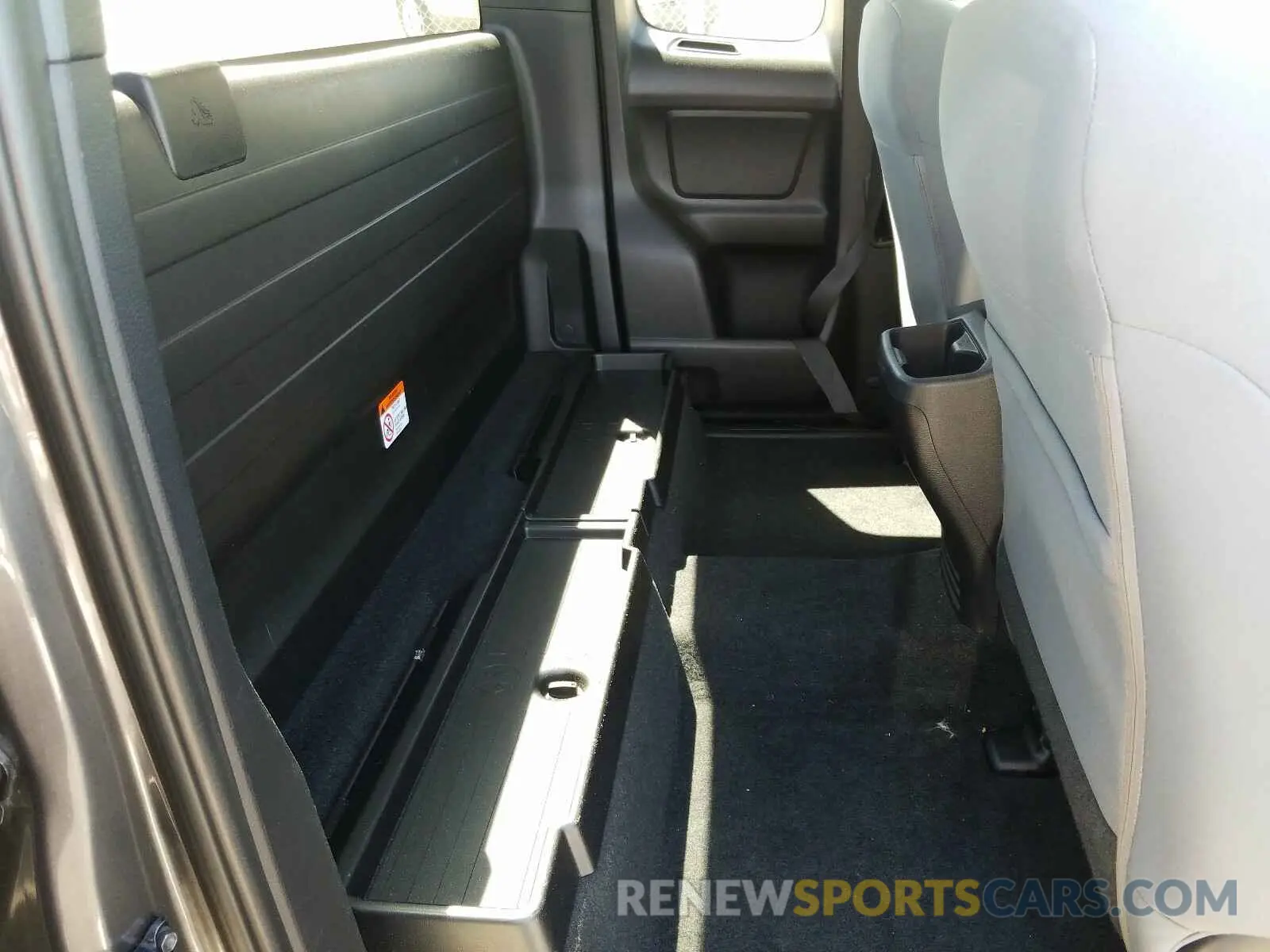6 Photograph of a damaged car 5TFRX5GN5KX137446 TOYOTA TACOMA 2019