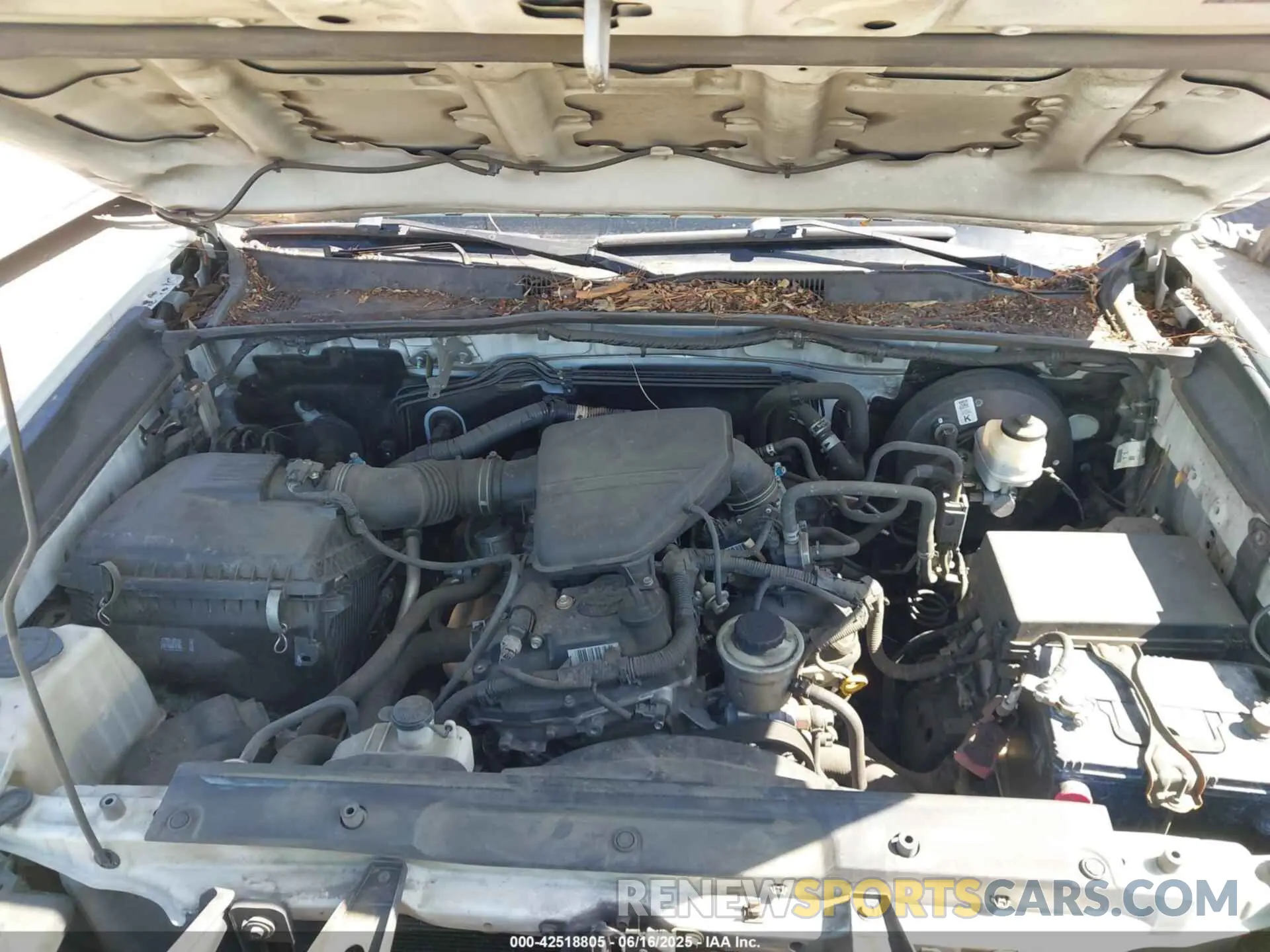 10 Photograph of a damaged car 5TFRX5GN5KX149810 TOYOTA TACOMA 2019