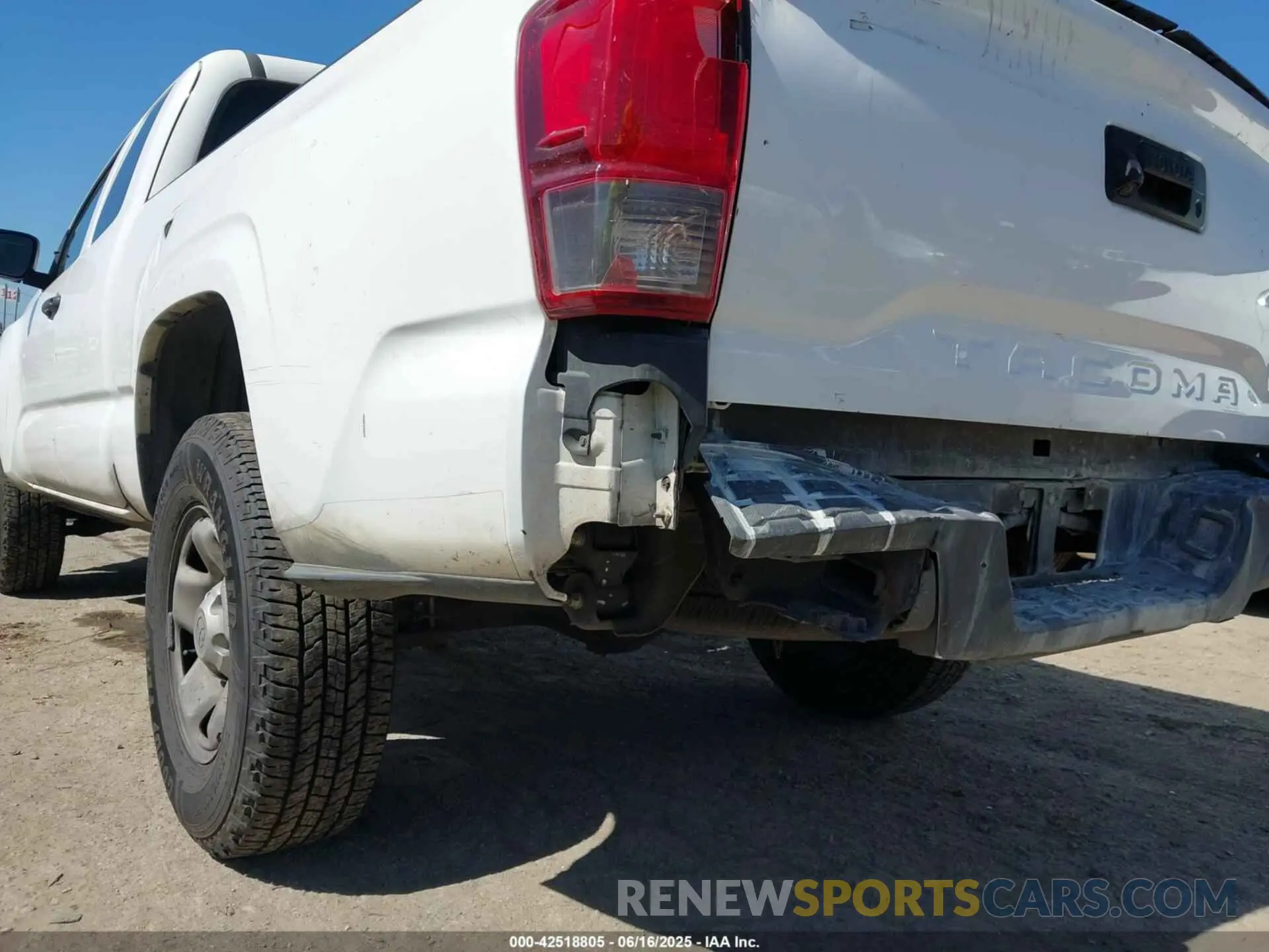 6 Photograph of a damaged car 5TFRX5GN5KX149810 TOYOTA TACOMA 2019