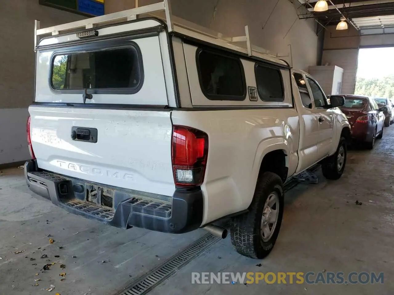 4 Photograph of a damaged car 5TFRX5GN6KX148391 TOYOTA TACOMA 2019