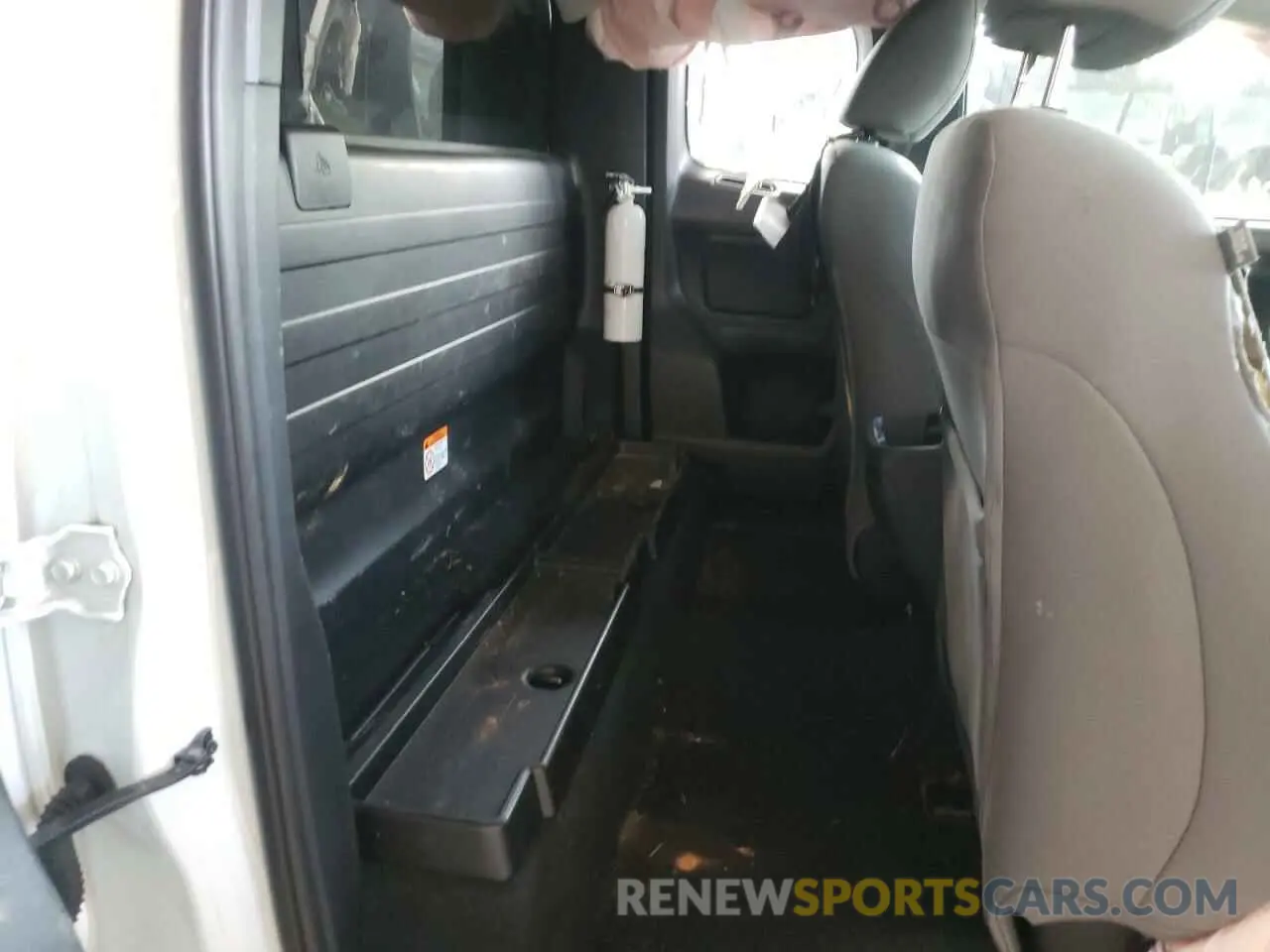6 Photograph of a damaged car 5TFRX5GN6KX148391 TOYOTA TACOMA 2019