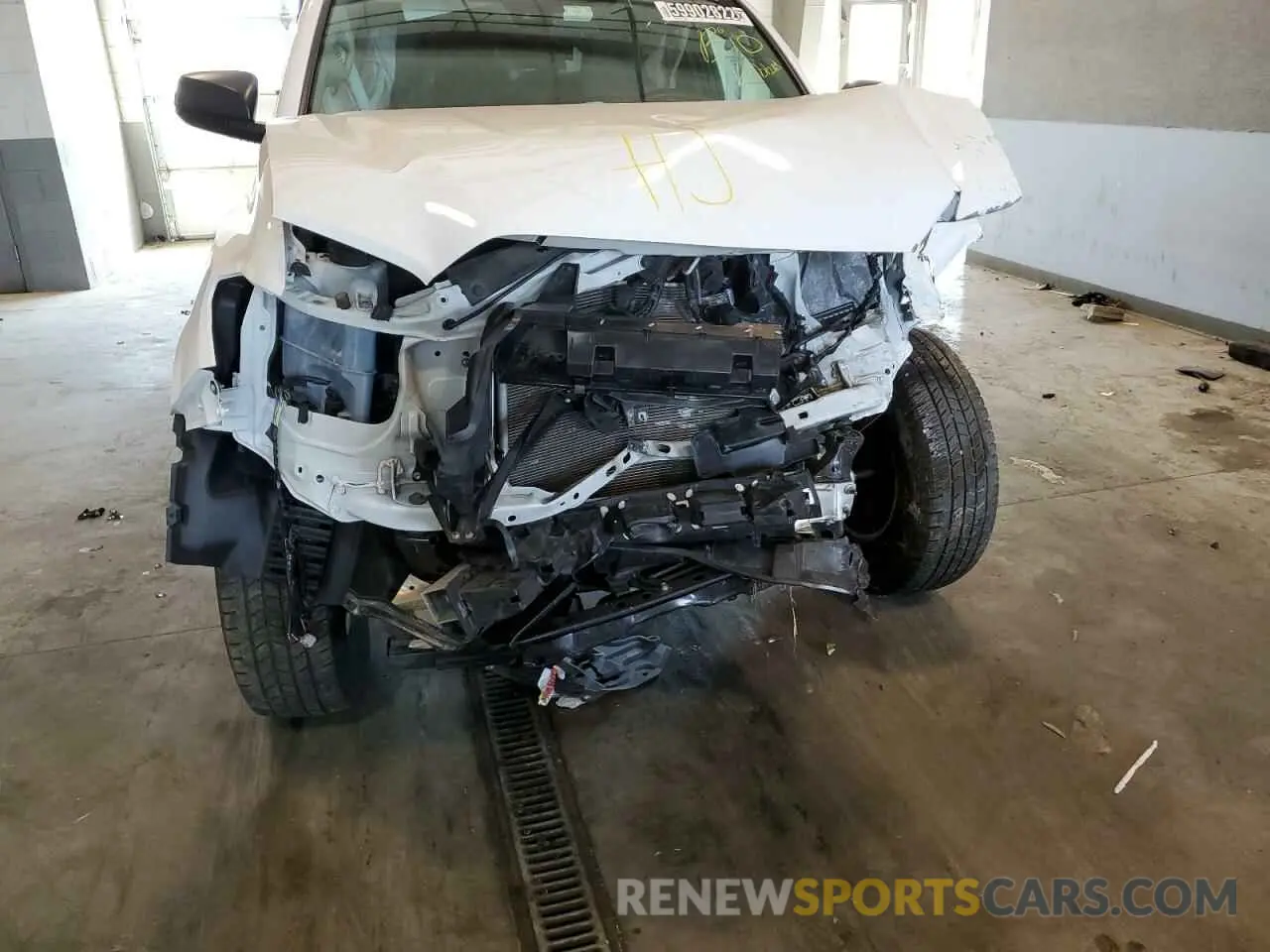 9 Photograph of a damaged car 5TFRX5GN6KX148391 TOYOTA TACOMA 2019