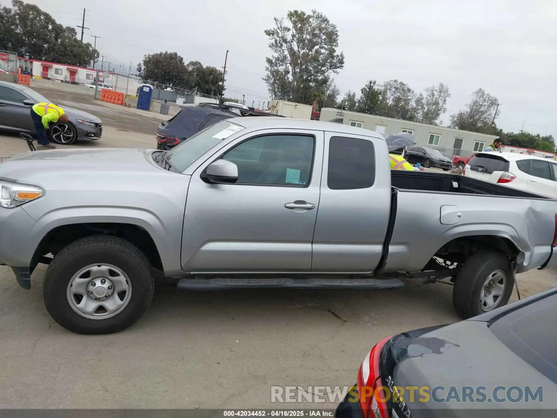 14 Photograph of a damaged car 5TFRX5GN8KX151700 TOYOTA TACOMA 2019