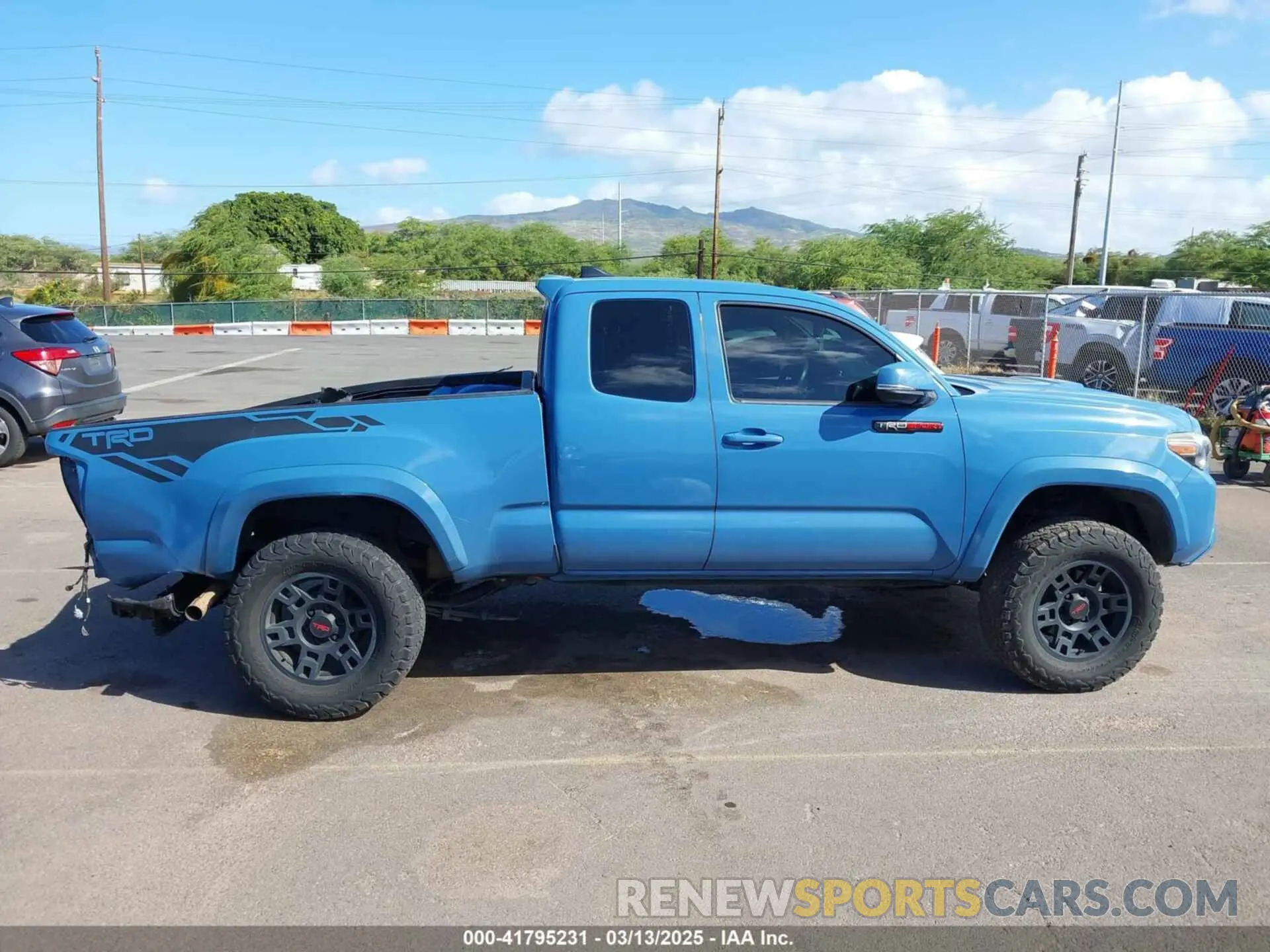 14 Photograph of a damaged car 5TFRZ5CN4KX082052 TOYOTA TACOMA 2019