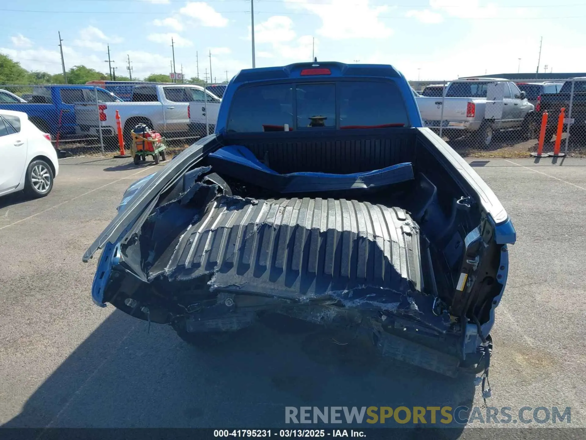 17 Photograph of a damaged car 5TFRZ5CN4KX082052 TOYOTA TACOMA 2019
