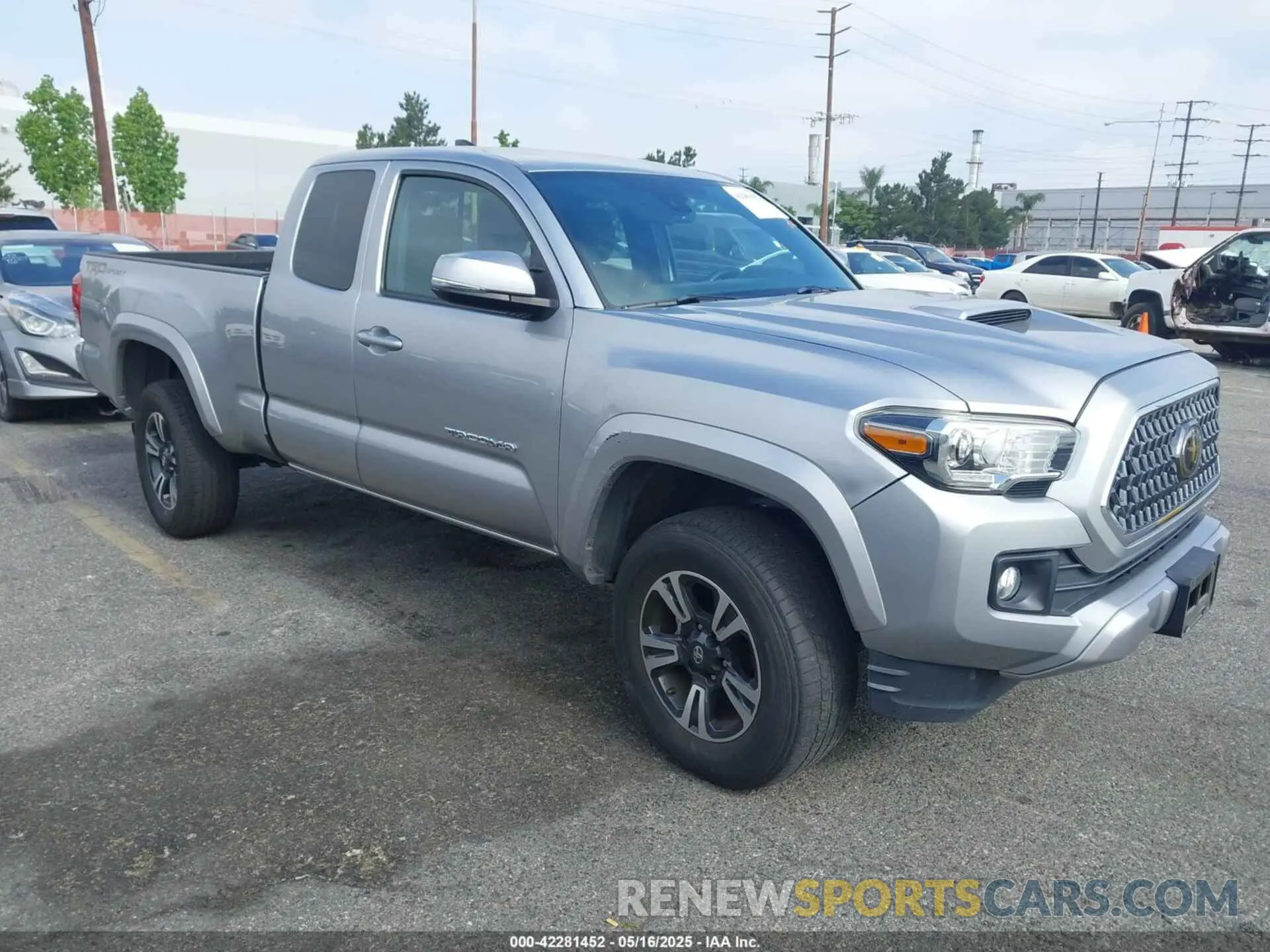 1 Фотография поврежденного автомобиля 5TFRZ5CN6KX083137 TOYOTA TACOMA 2019