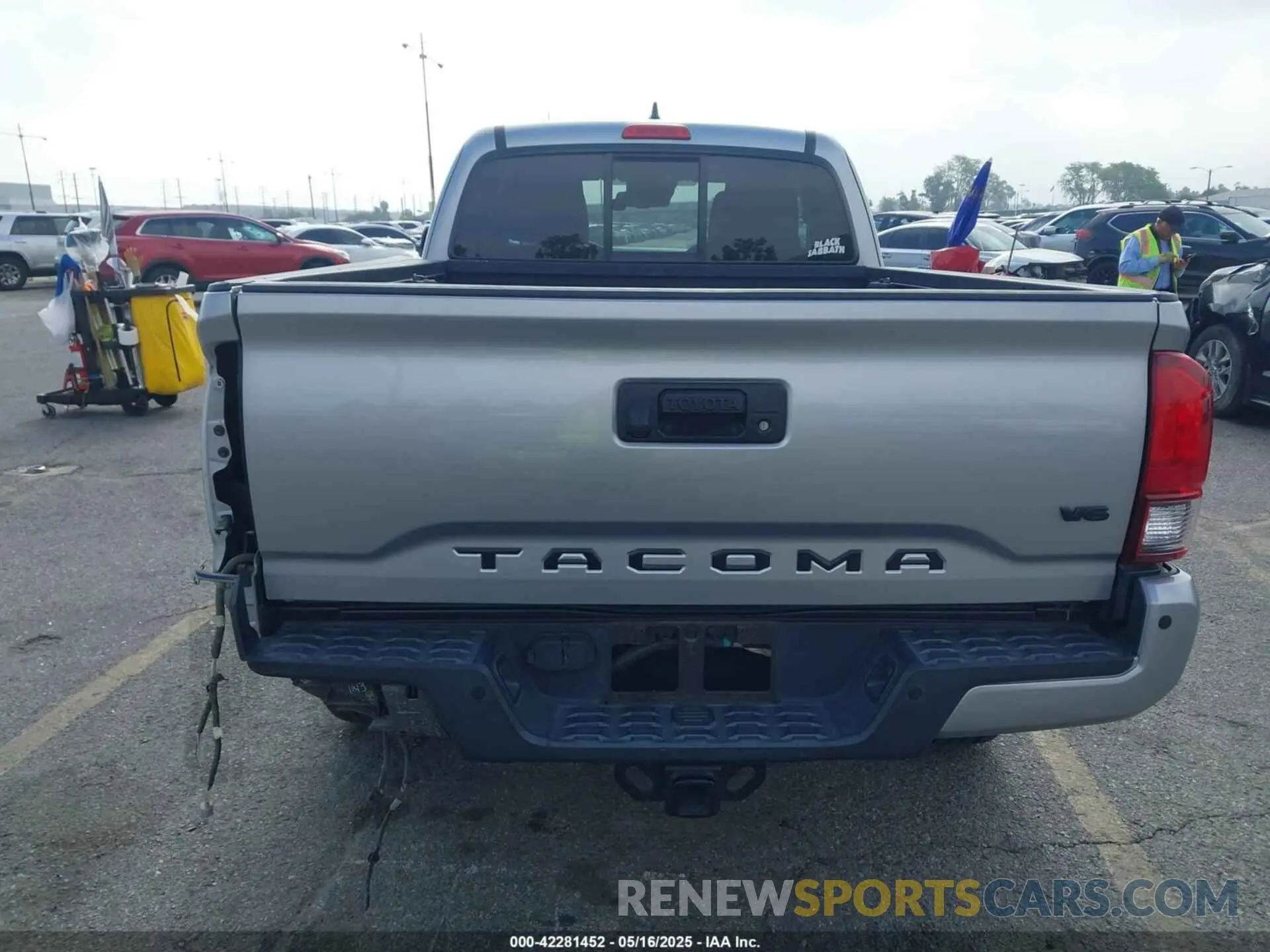 17 Фотография поврежденного автомобиля 5TFRZ5CN6KX083137 TOYOTA TACOMA 2019