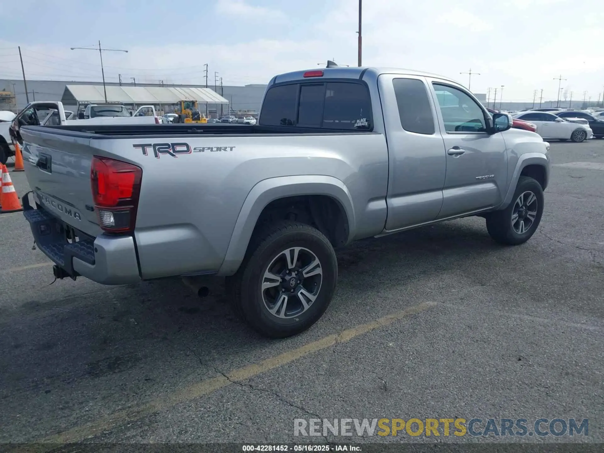 4 Фотография поврежденного автомобиля 5TFRZ5CN6KX083137 TOYOTA TACOMA 2019