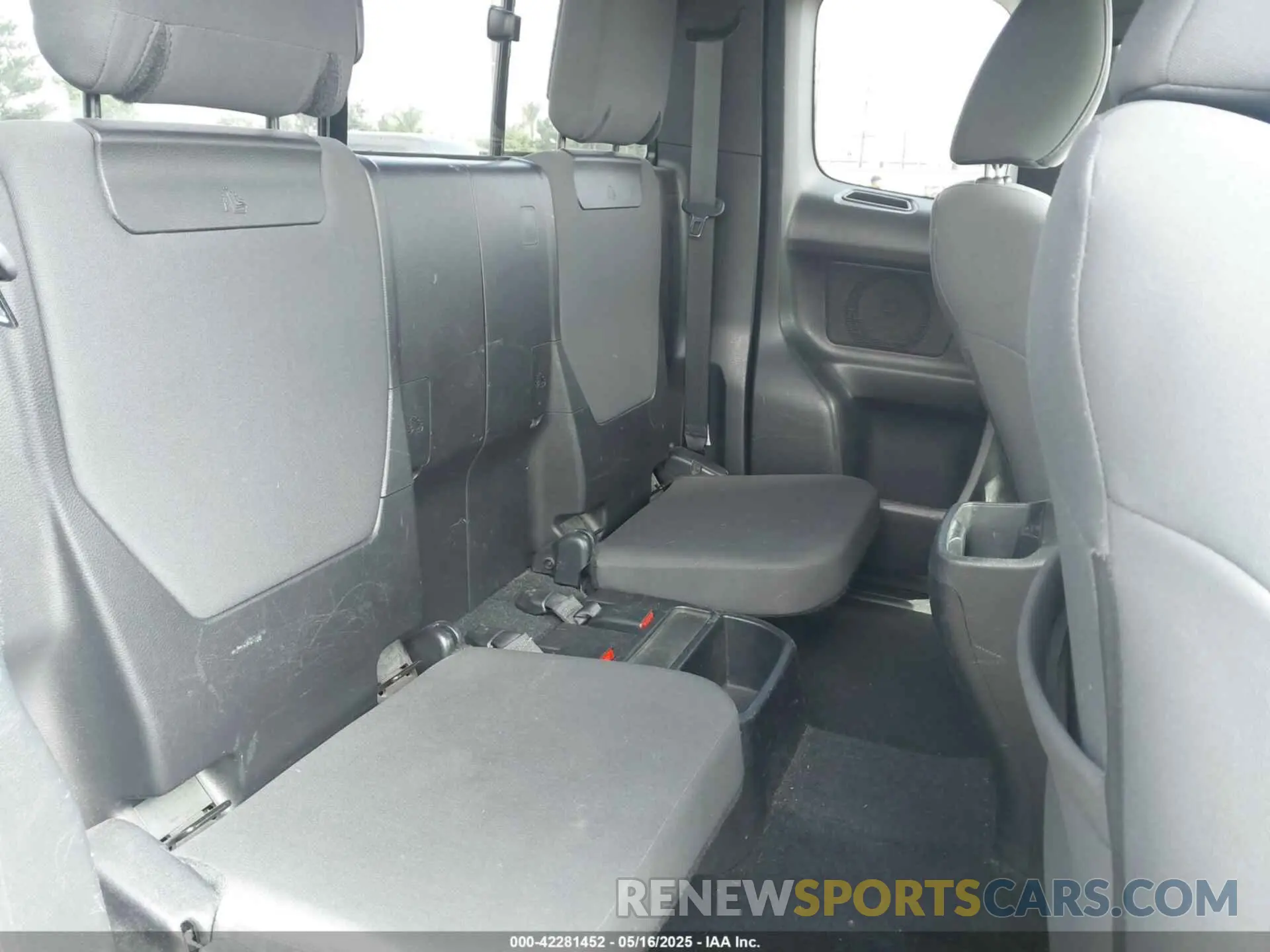 8 Фотография поврежденного автомобиля 5TFRZ5CN6KX083137 TOYOTA TACOMA 2019