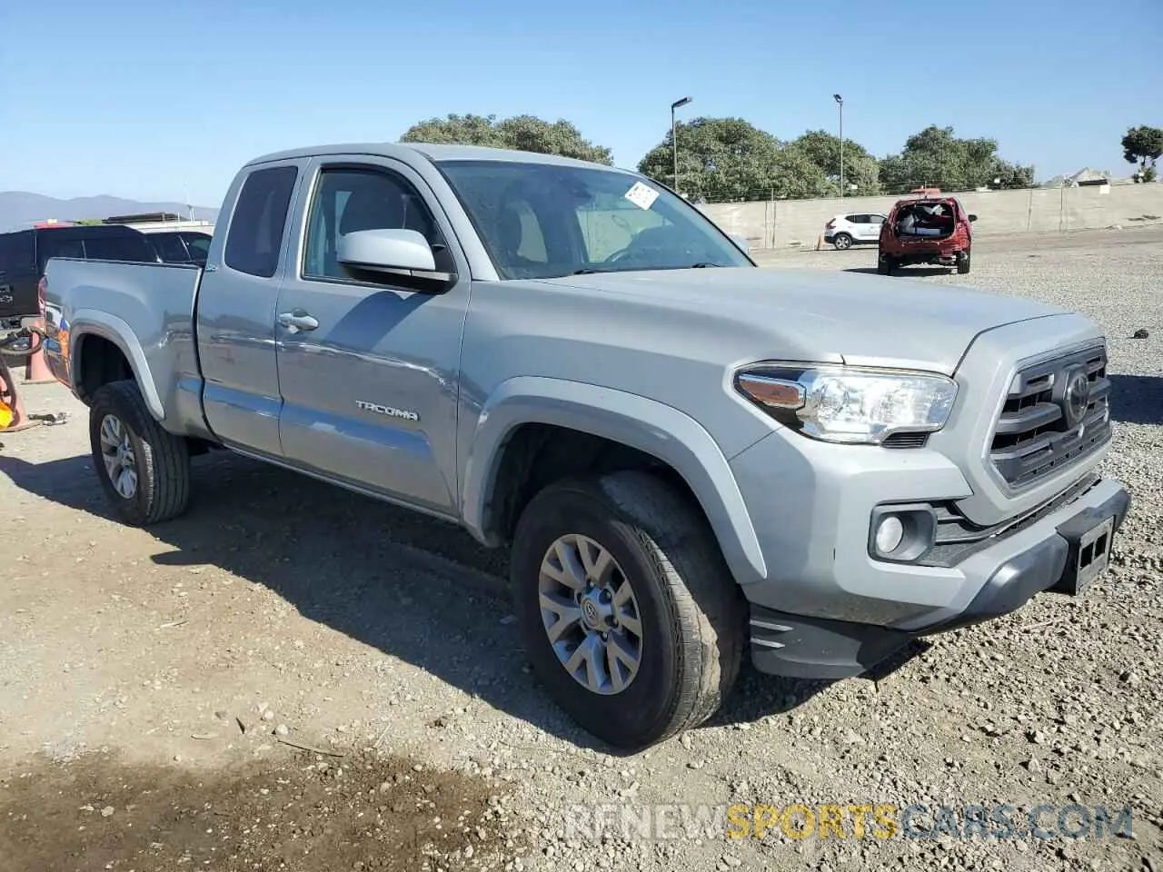 4 Photograph of a damaged car 5TFRZ5CNXKX081312 TOYOTA TACOMA 2019