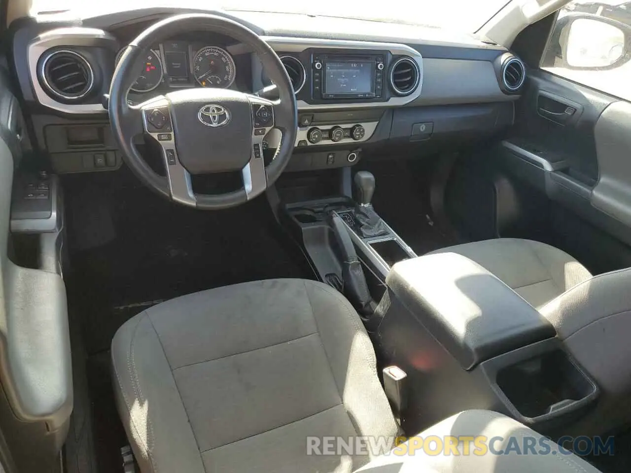 8 Photograph of a damaged car 5TFRZ5CNXKX081312 TOYOTA TACOMA 2019