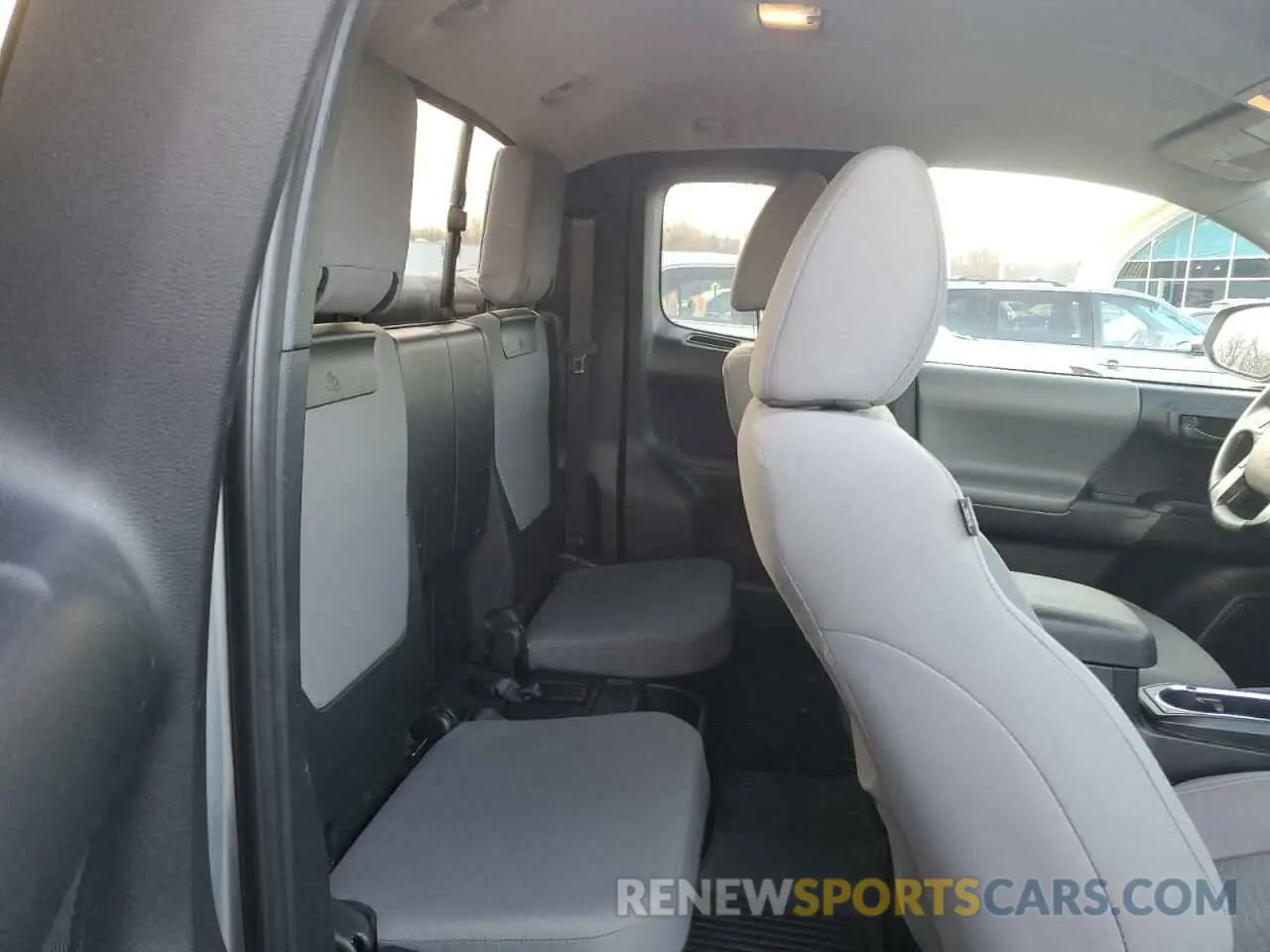 10 Photograph of a damaged car 5TFSX5EN7KX064777 TOYOTA TACOMA 2019