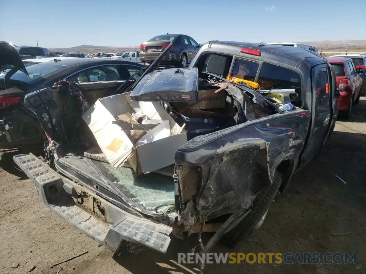 4 Photograph of a damaged car 5TFSX5EN7KX069106 TOYOTA TACOMA 2019