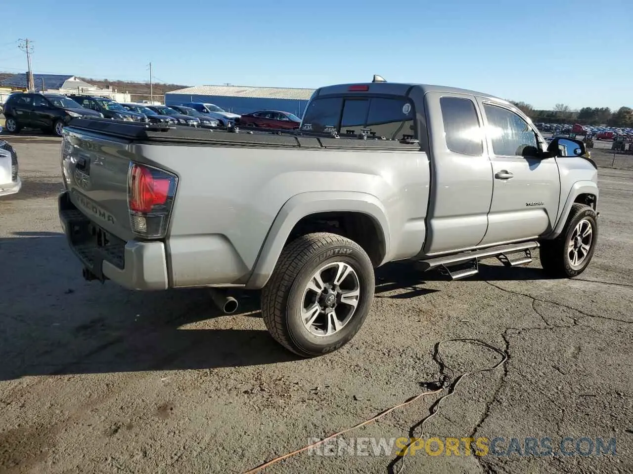 3 Фотография поврежденного автомобиля 5TFSZ5AN1KX182002 TOYOTA TACOMA 2019
