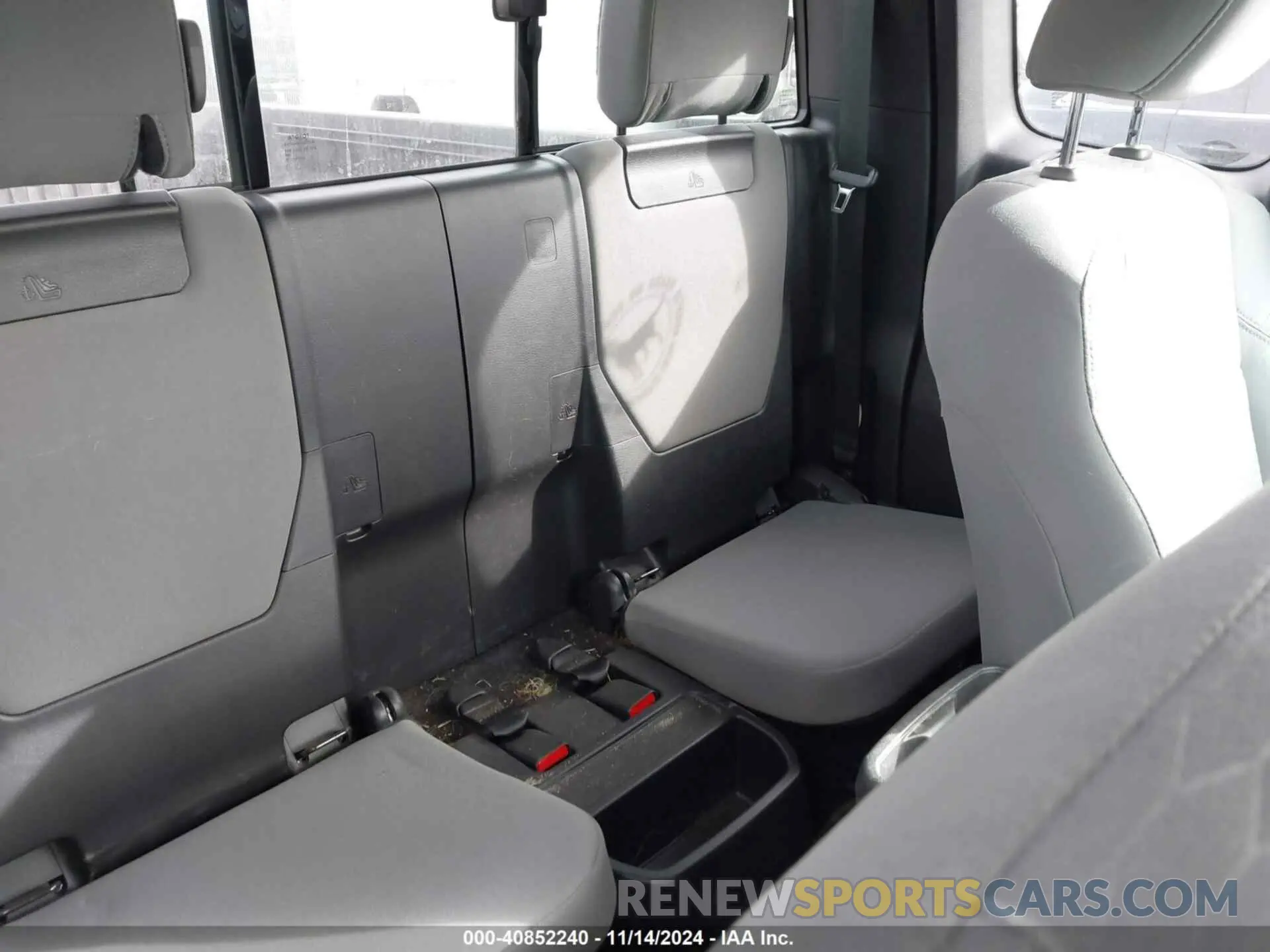 8 Фотография поврежденного автомобиля 5TFSZ5AN3KX184656 TOYOTA TACOMA 2019