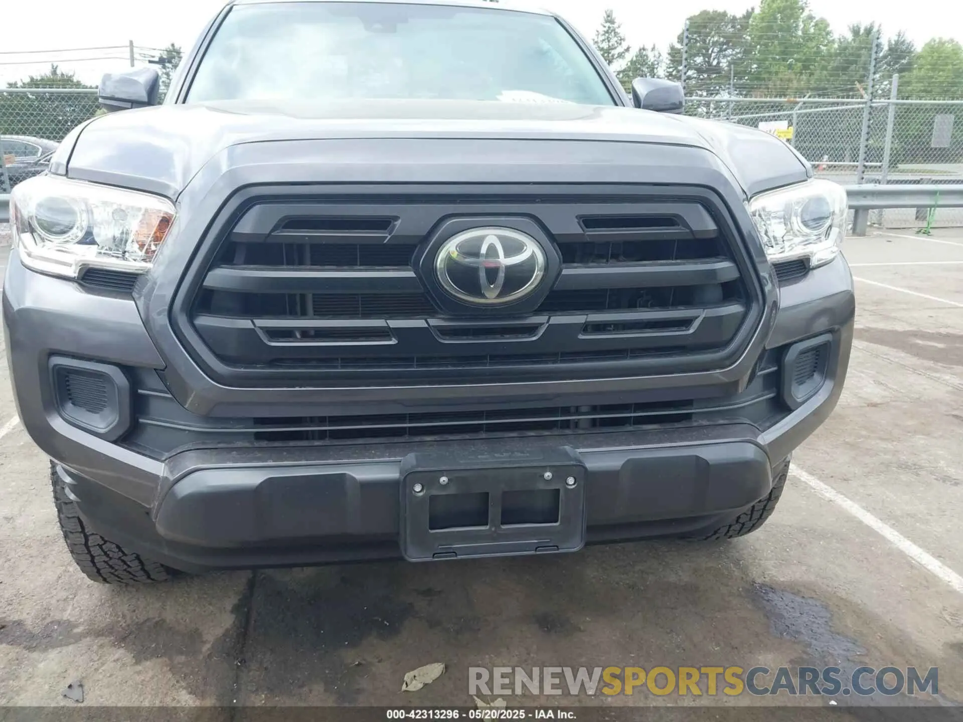 12 Photograph of a damaged car 5TFSZ5AN3KX190800 TOYOTA TACOMA 2019