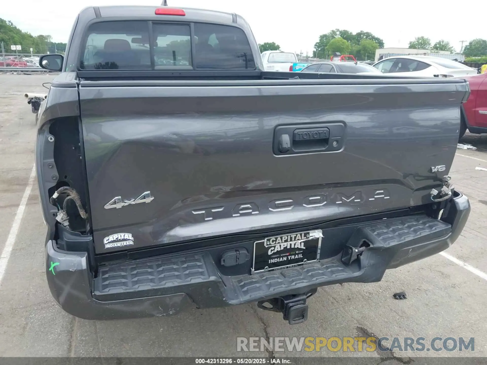6 Photograph of a damaged car 5TFSZ5AN3KX190800 TOYOTA TACOMA 2019