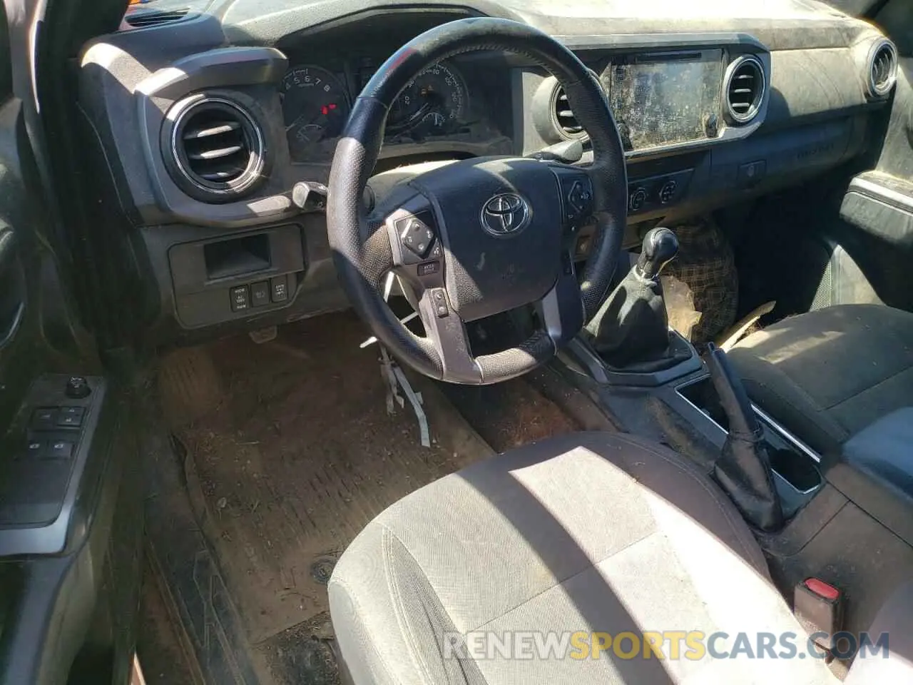 8 Фотография поврежденного автомобиля 5TFSZ5AN3KX205733 TOYOTA TACOMA 2019