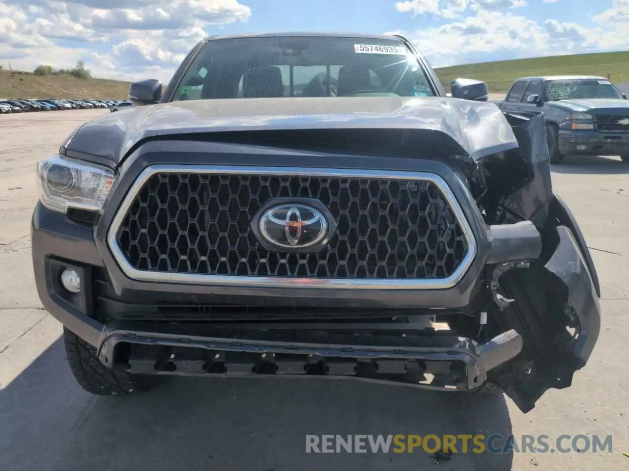 5 Фотография поврежденного автомобиля 5TFSZ5AN4KX179689 TOYOTA TACOMA 2019