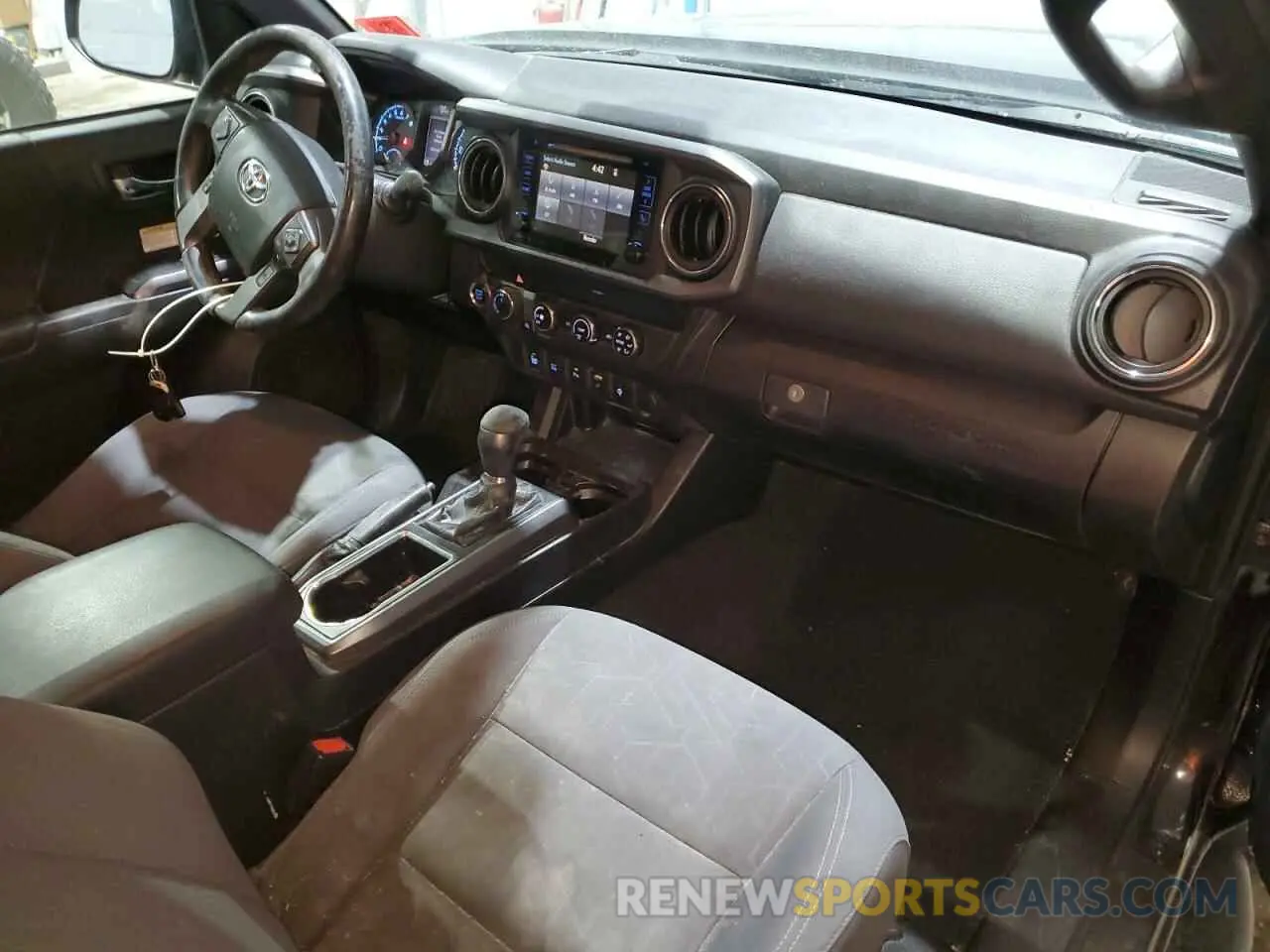 8 Photograph of a damaged car 5TFSZ5AN5KX184464 TOYOTA TACOMA 2019