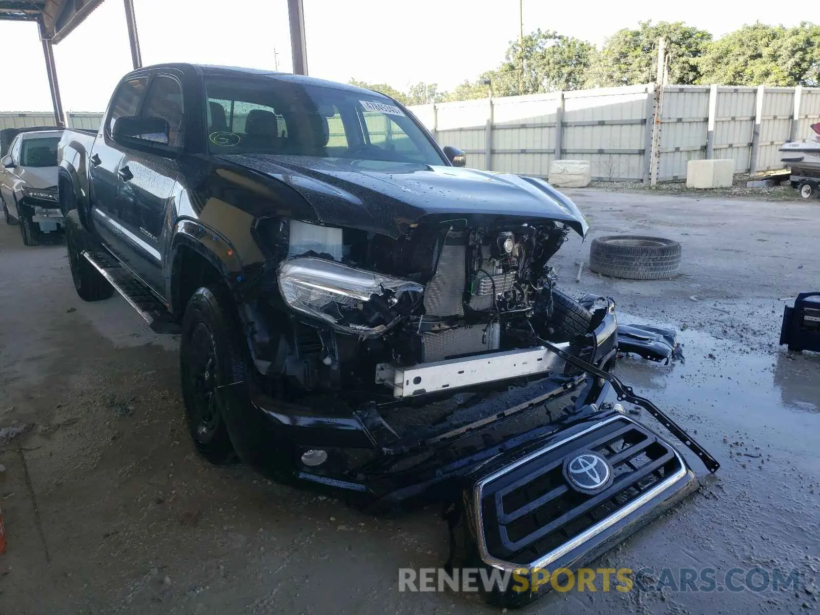 1 Photograph of a damaged car 3TMAZ5CN0LM118551 TOYOTA TACOMA 2020