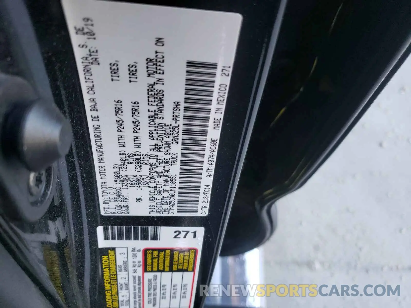 10 Photograph of a damaged car 3TMAZ5CN0LM118551 TOYOTA TACOMA 2020