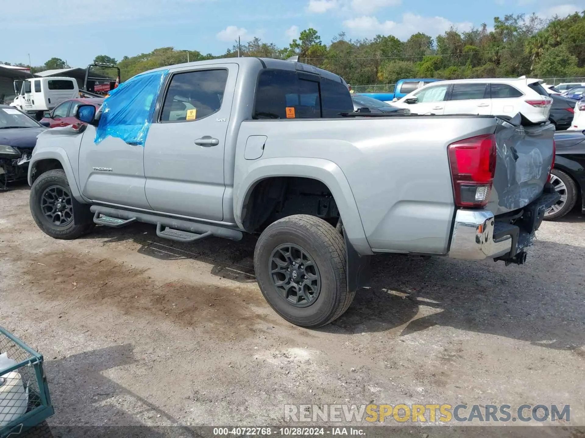3 Photograph of a damaged car 3TMAZ5CN0LM129498 TOYOTA TACOMA 2020