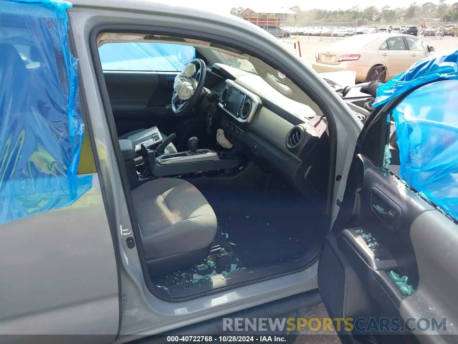 5 Photograph of a damaged car 3TMAZ5CN0LM129498 TOYOTA TACOMA 2020