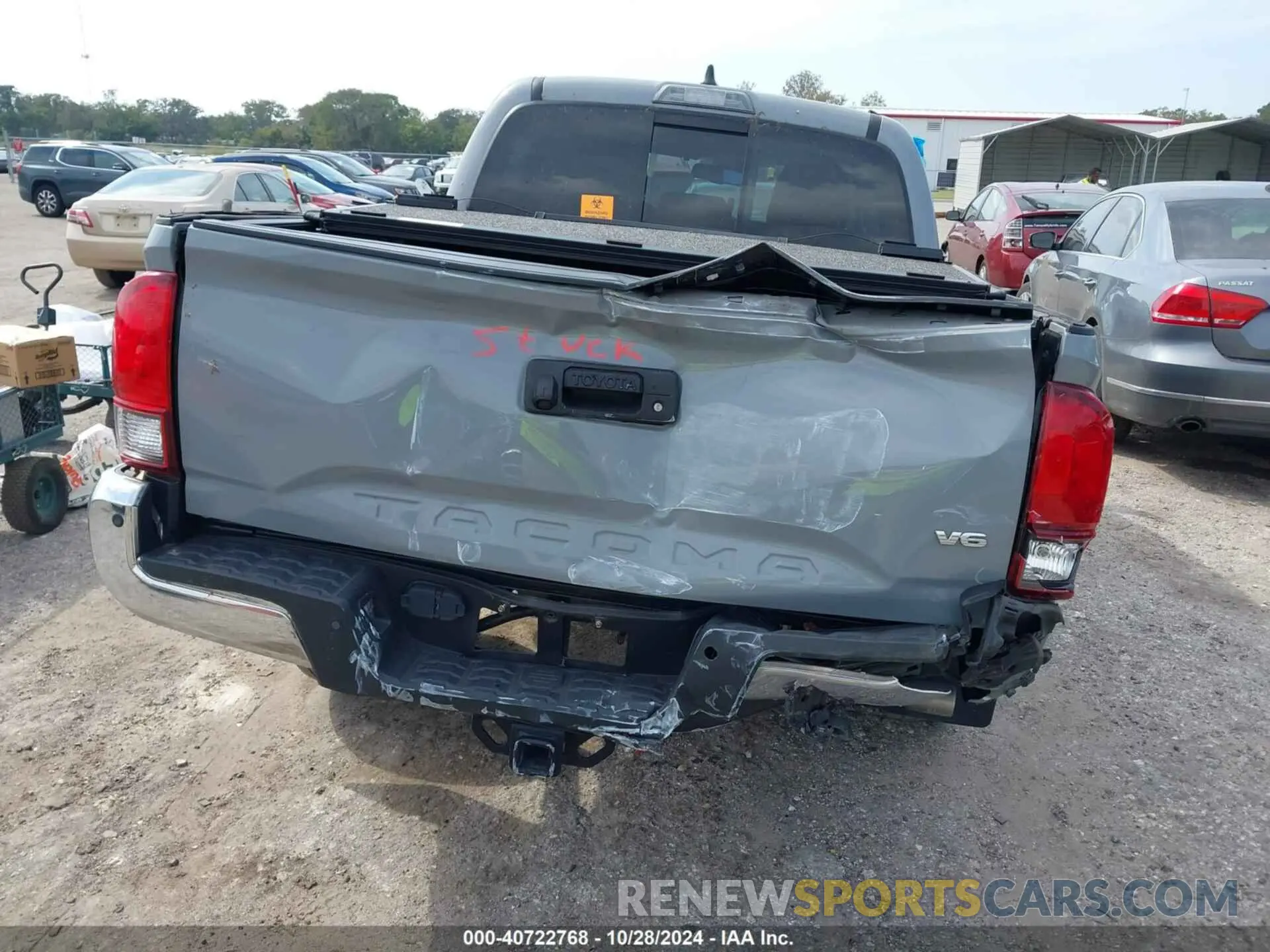 6 Photograph of a damaged car 3TMAZ5CN0LM129498 TOYOTA TACOMA 2020