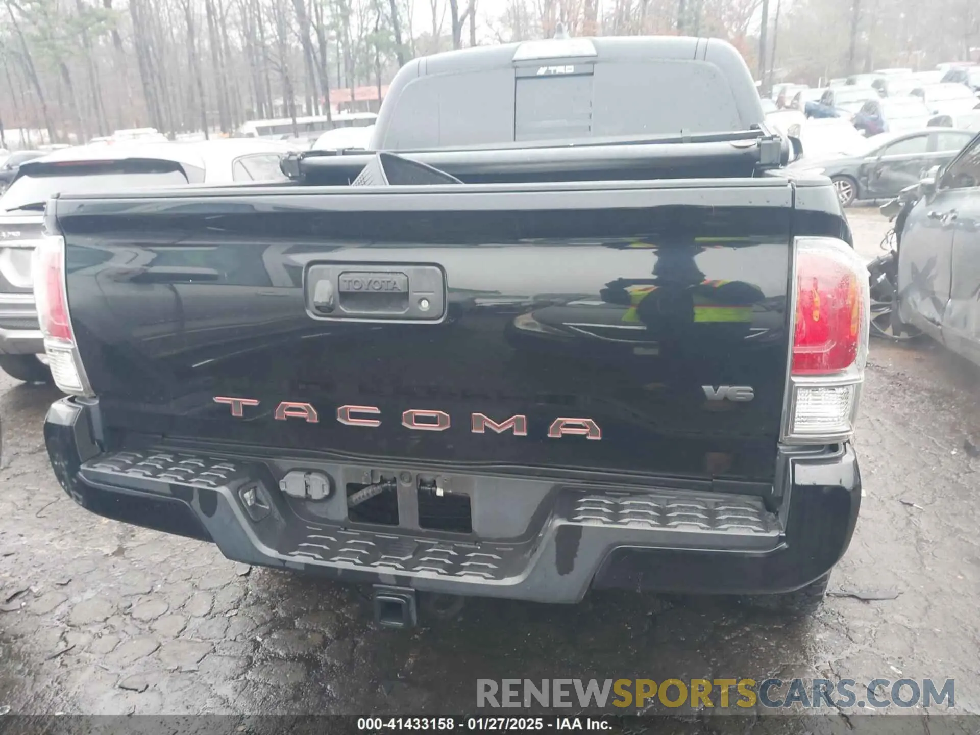 16 Photograph of a damaged car 3TMAZ5CN0LM129808 TOYOTA TACOMA 2020