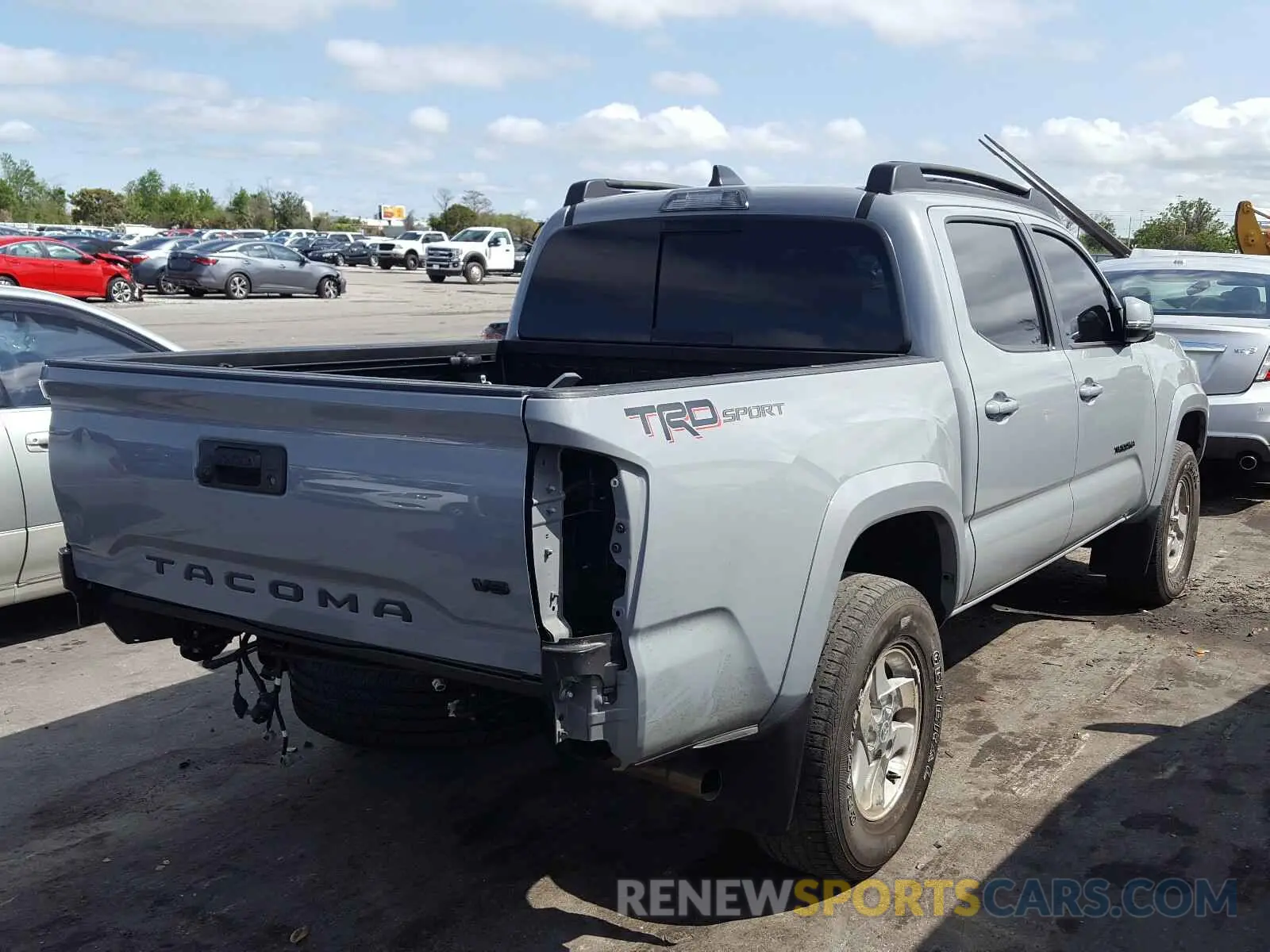 4 Photograph of a damaged car 3TMAZ5CN0LM130912 TOYOTA TACOMA 2020
