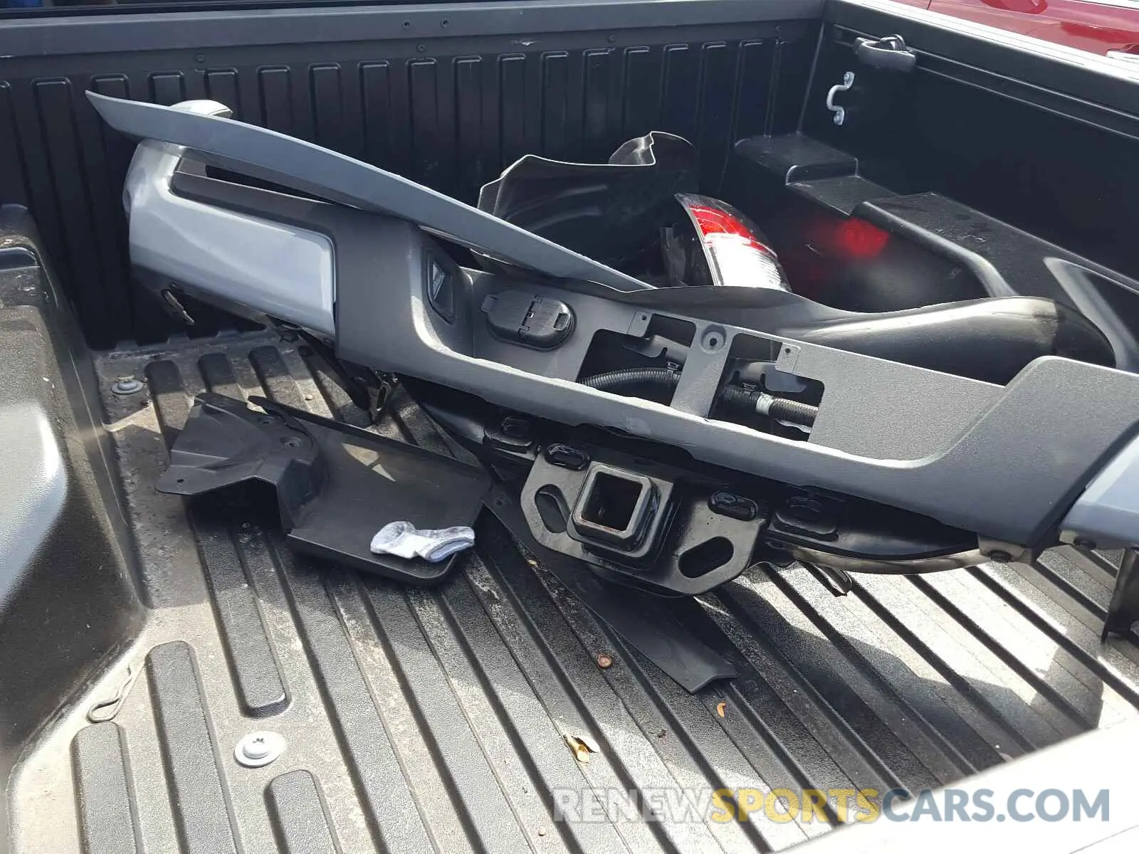 9 Photograph of a damaged car 3TMAZ5CN0LM130912 TOYOTA TACOMA 2020