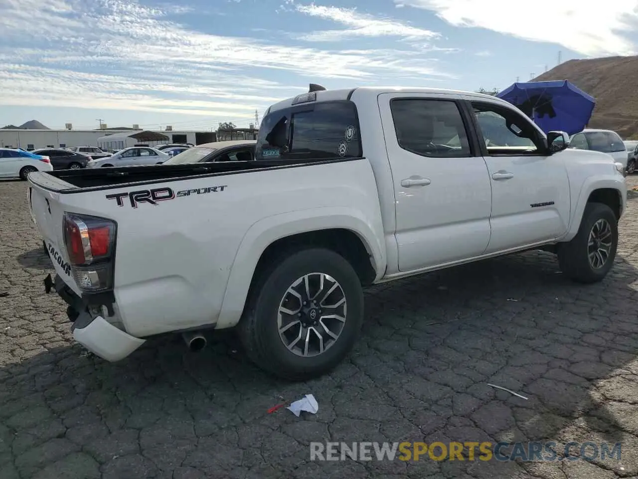 3 Photograph of a damaged car 3TMAZ5CN0LM140338 TOYOTA TACOMA 2020