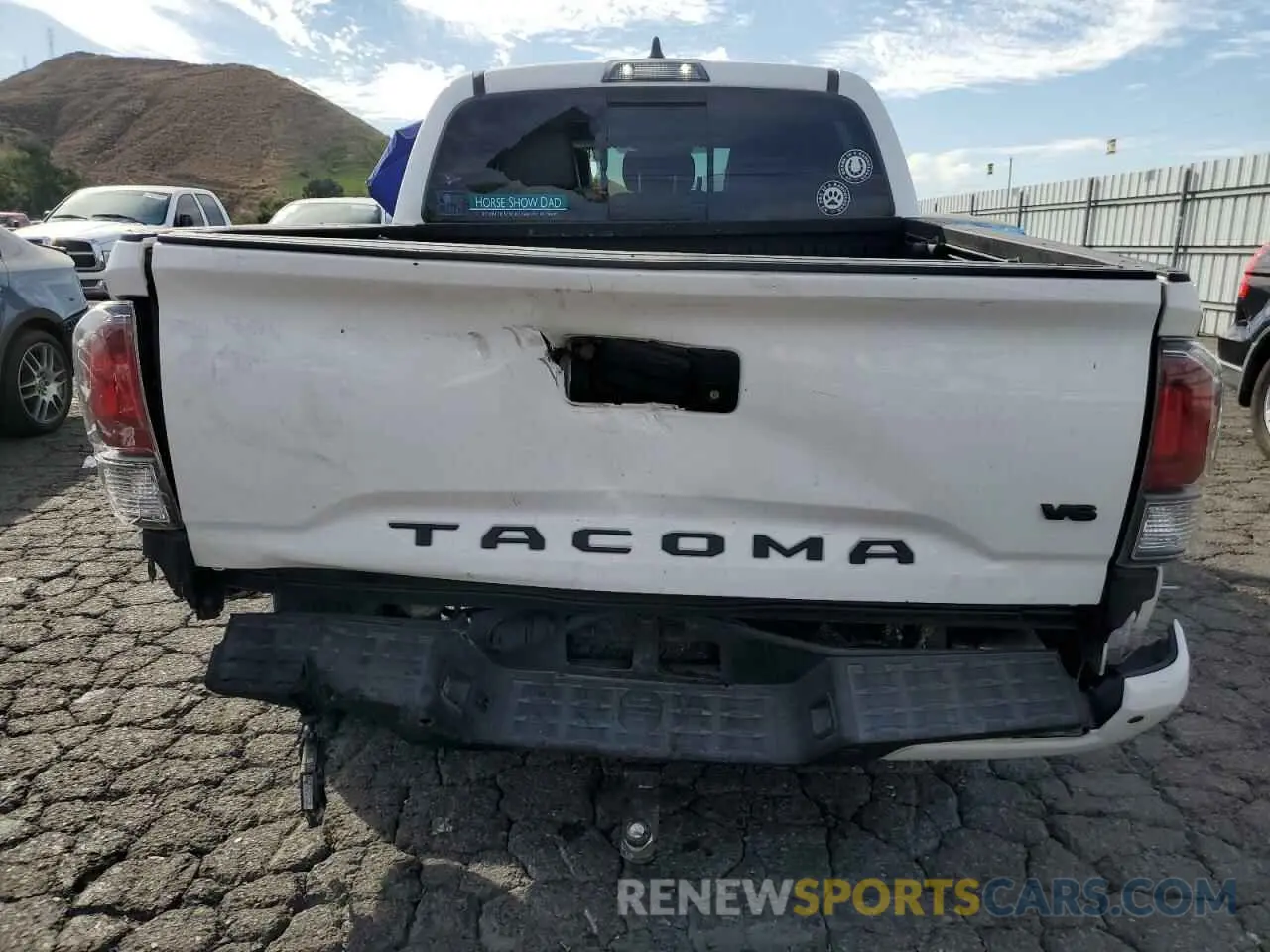 6 Photograph of a damaged car 3TMAZ5CN0LM140338 TOYOTA TACOMA 2020