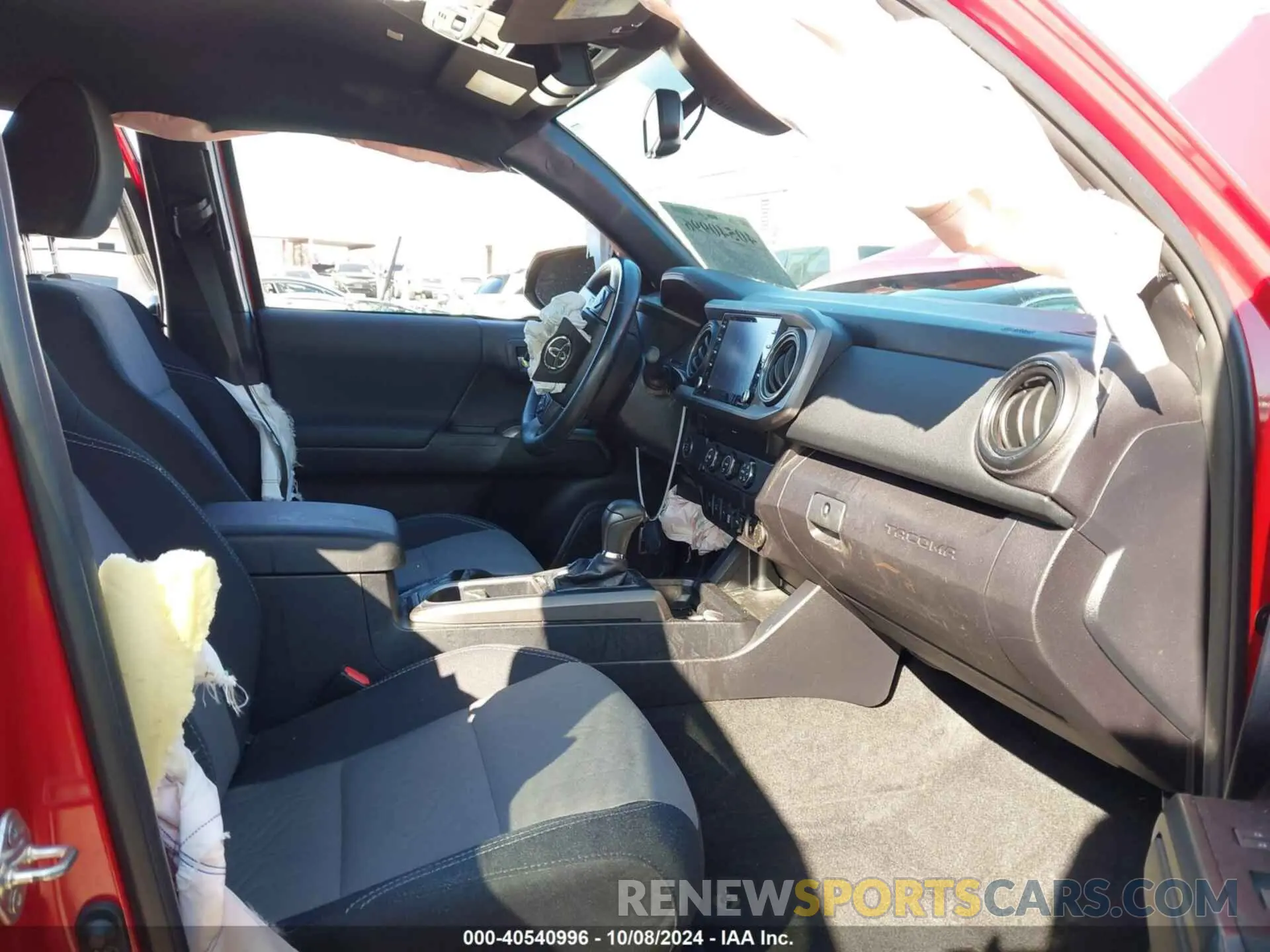 5 Photograph of a damaged car 3TMAZ5CN1LM139635 TOYOTA TACOMA 2020