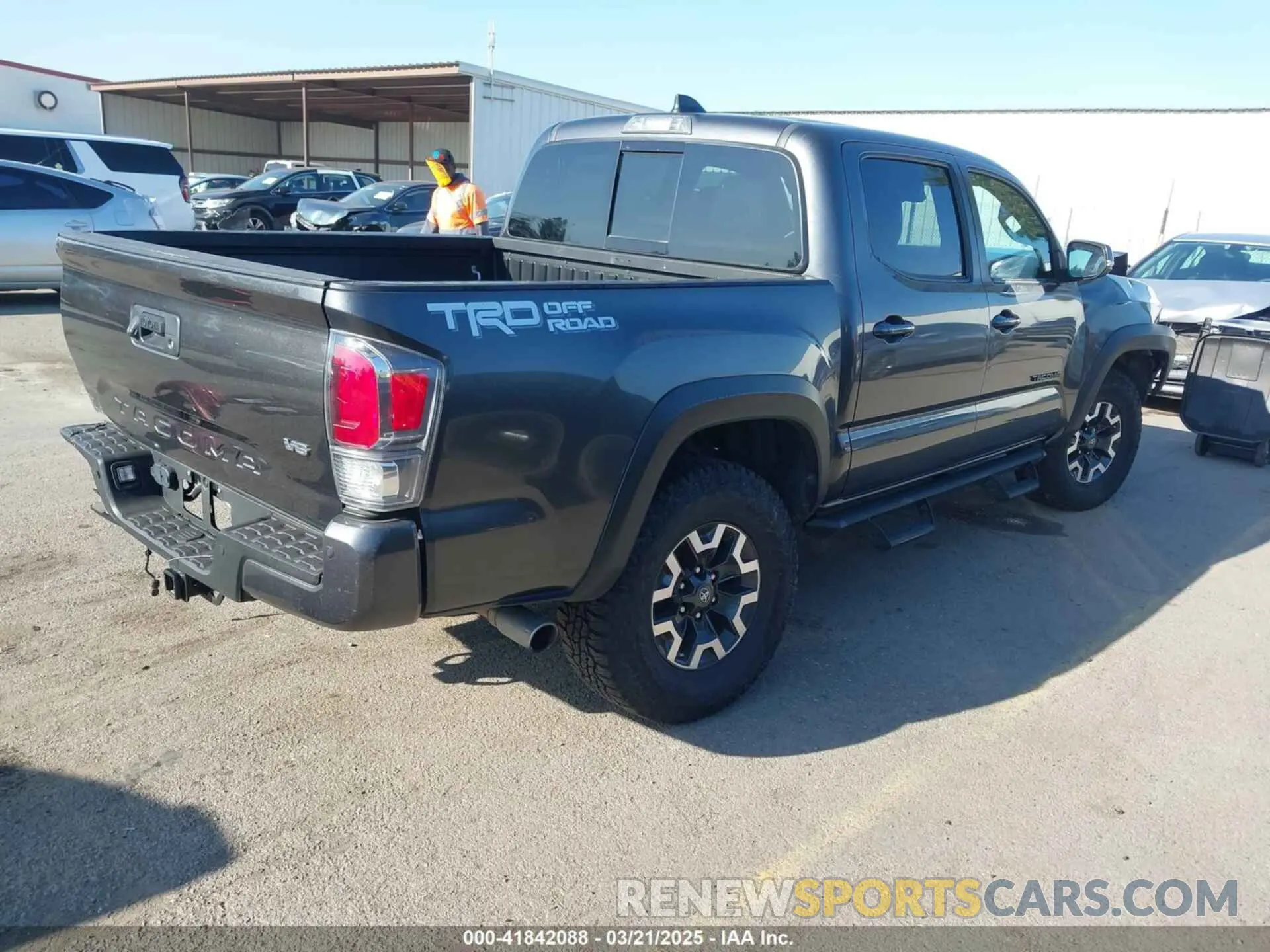 4 Photograph of a damaged car 3TMAZ5CN2LM115568 TOYOTA TACOMA 2020
