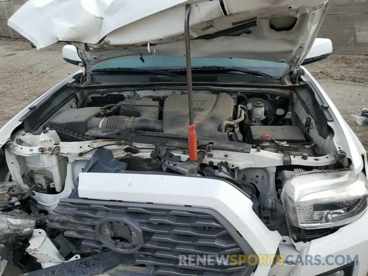 11 Photograph of a damaged car 3TMAZ5CN2LM116140 TOYOTA TACOMA 2020