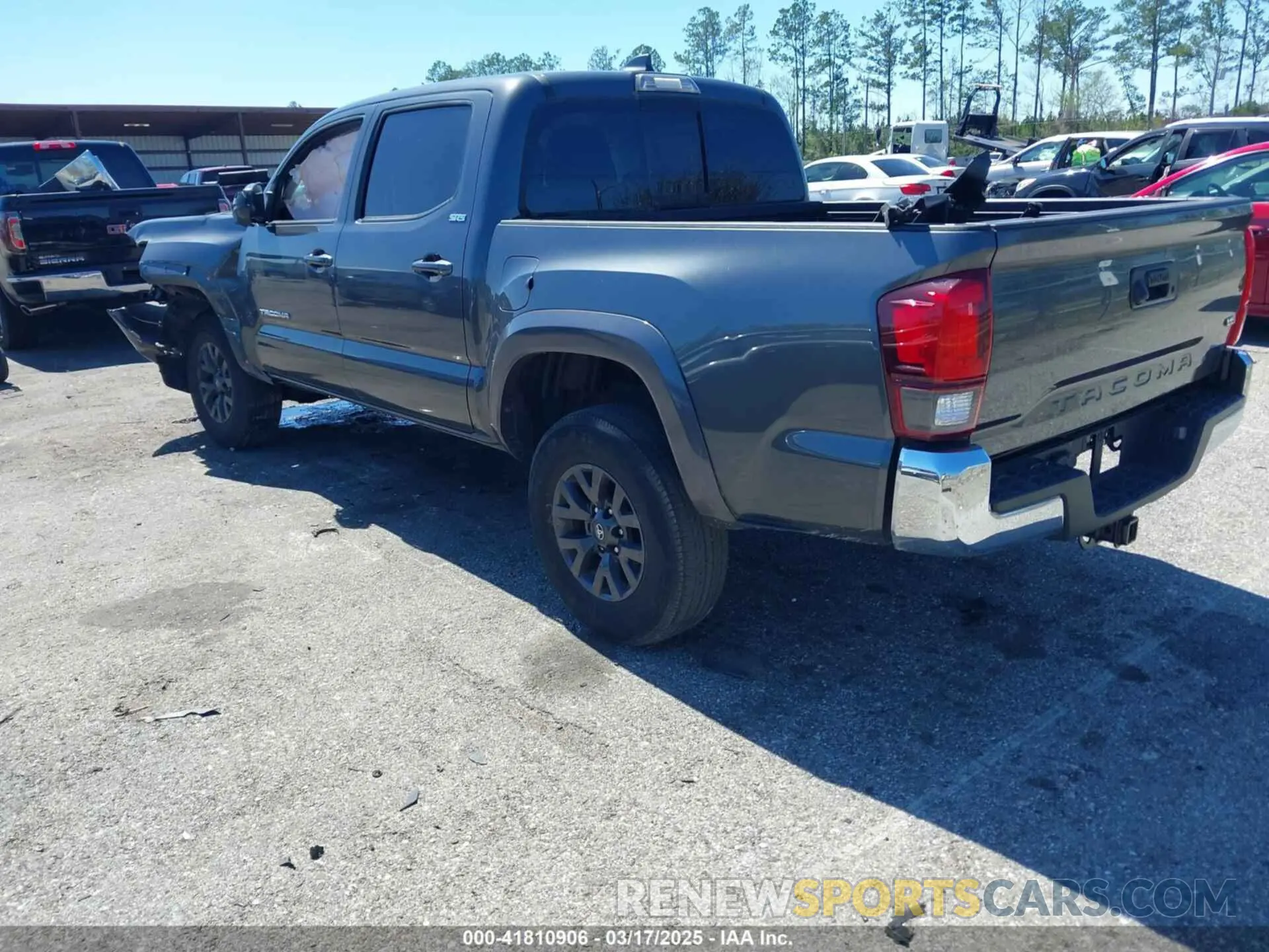 3 Фотография поврежденного автомобиля 3TMAZ5CN2LM116526 TOYOTA TACOMA 2020